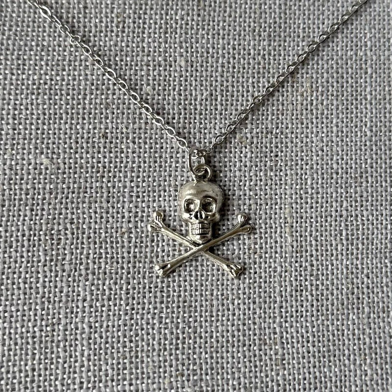 Other PIRATE SKULL & BONES NECKLACE MENS Size ONE SIZE - 1 Thumbnail