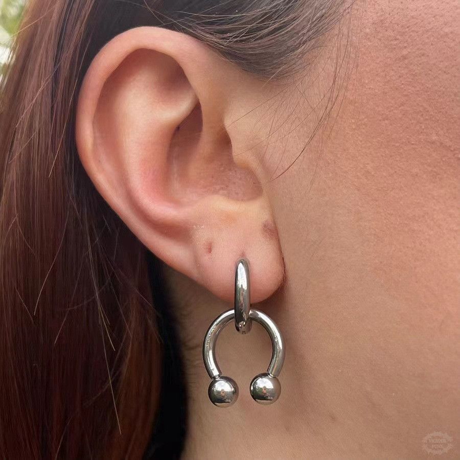 Jewelry A Pair of Horseshoe Round Beads Hollow Steel Earrings Size ONE SIZE - 1 Thumbnail