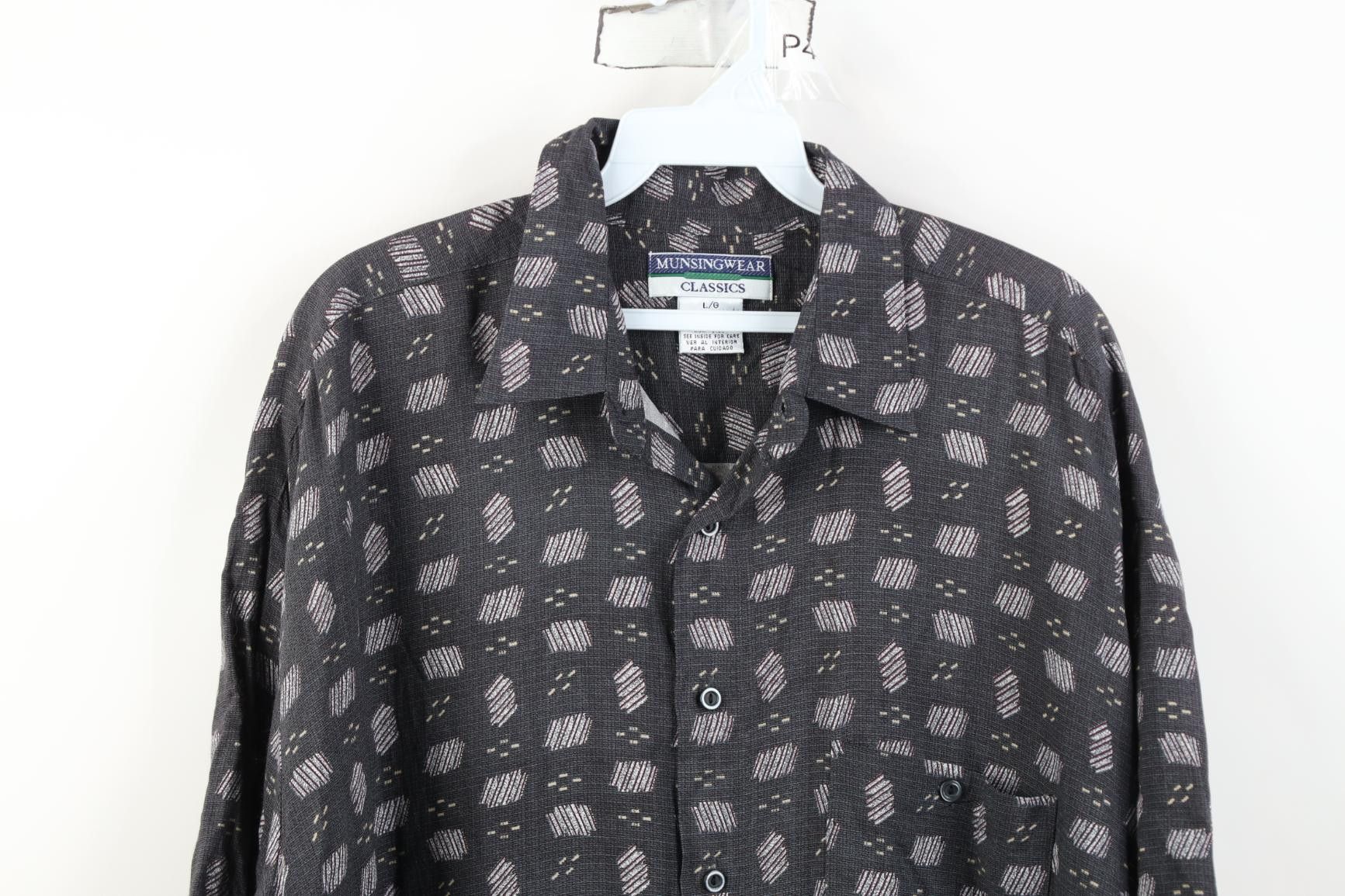 Vintage Vintage 90s Streetwear Gabardine Short Sleeve Button Shirt Size US L / EU 52-54 / 3 - 2 Thumbnail