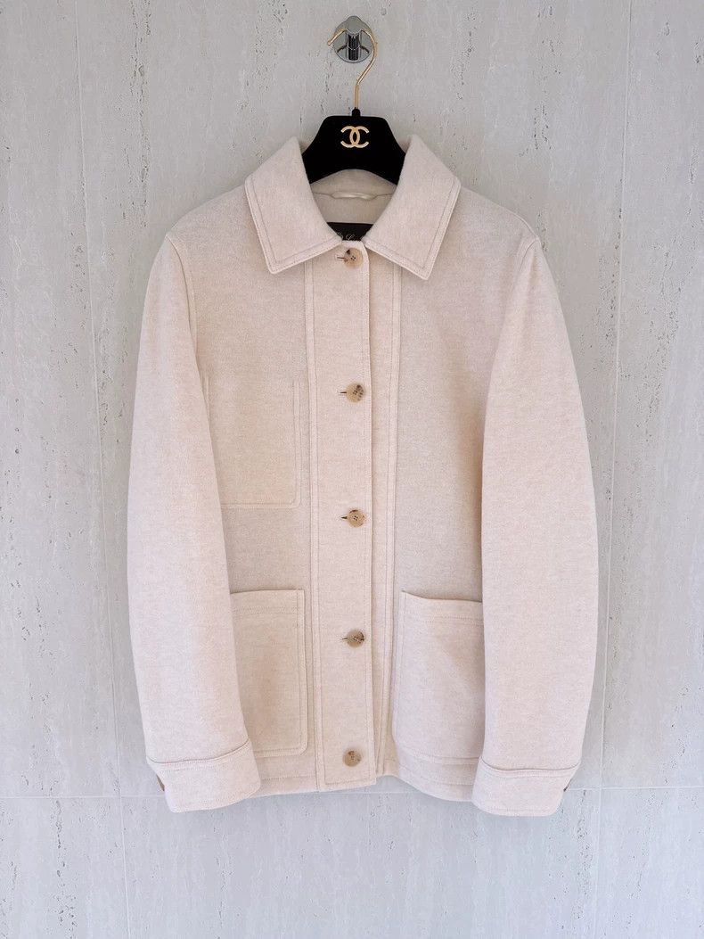 LORO PIANA Creamy colored cashmere coat with collar