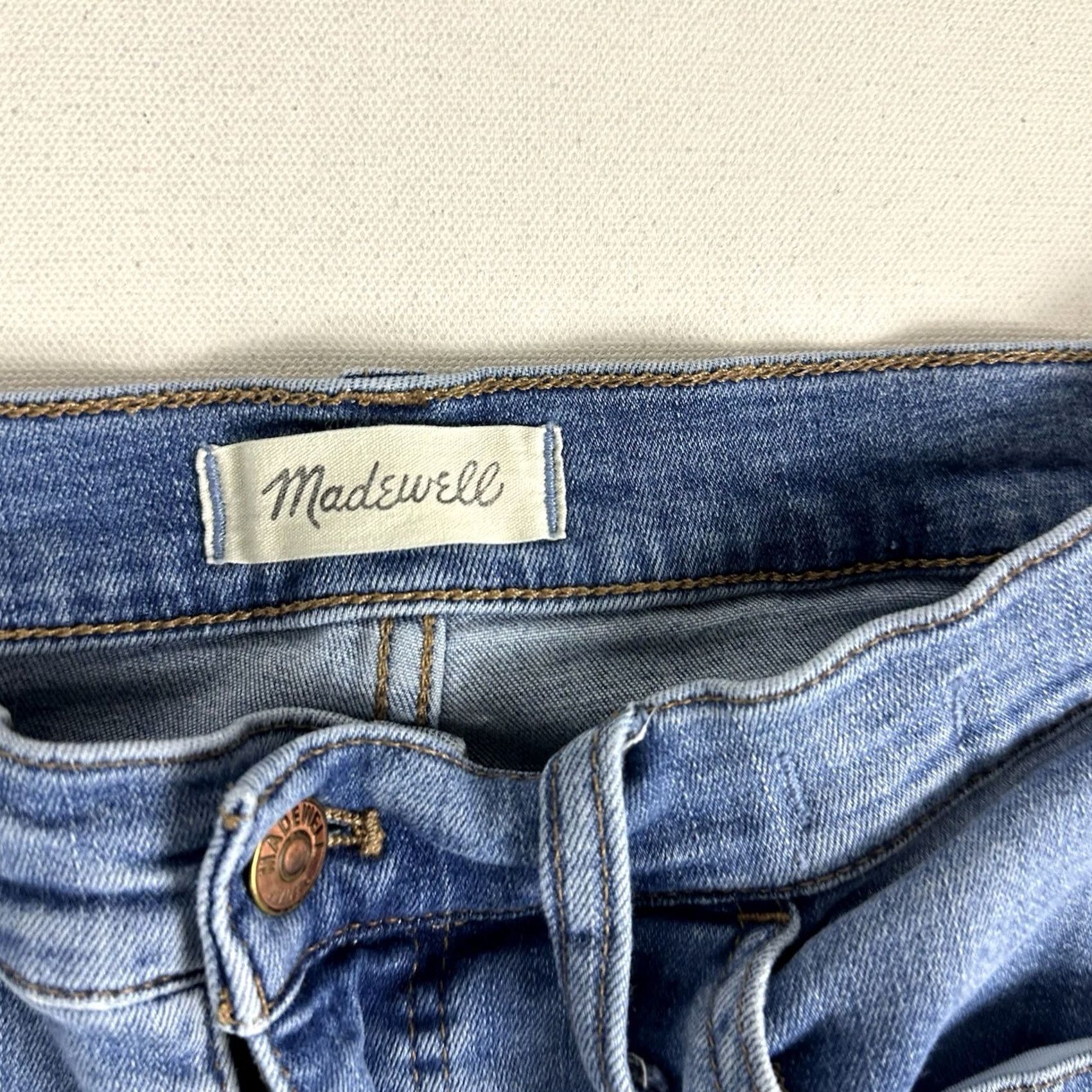Madewell Madewell 9 Inch Mid Rise Skinny Jeans Stretch Denim Medium Blue Fairside Wash 30x27 Jeans Women Regular 5-Pocket Zip Fly Belt Loops Whiskering Fading Size 30" / US 8 / IT 44 - 7 Thumbnail
