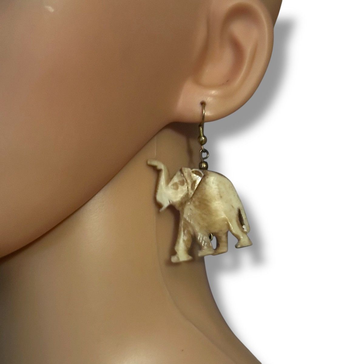 Vintage Vintage carved bone elephant dangle earrings Size ONE SIZE - 2 Thumbnail
