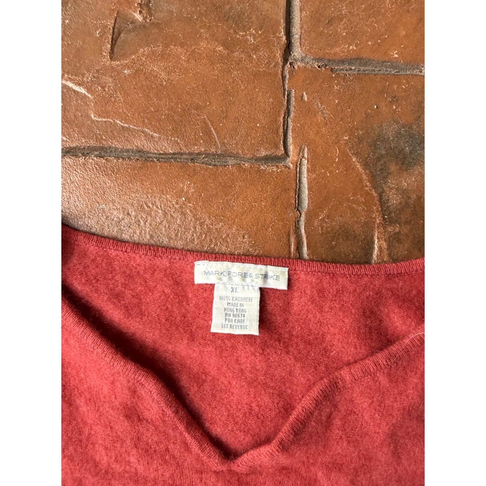 Vintage VINTAGE Mark Fore & Strike 100% Cashmere Cropped Sweater Women XL Red Pullover V-Neck Long Sleeve Relaxed Fit 80s 90s Classic Mens Womens Size XL / US 12-14 / IT 48-50 - 2 Thumbnail