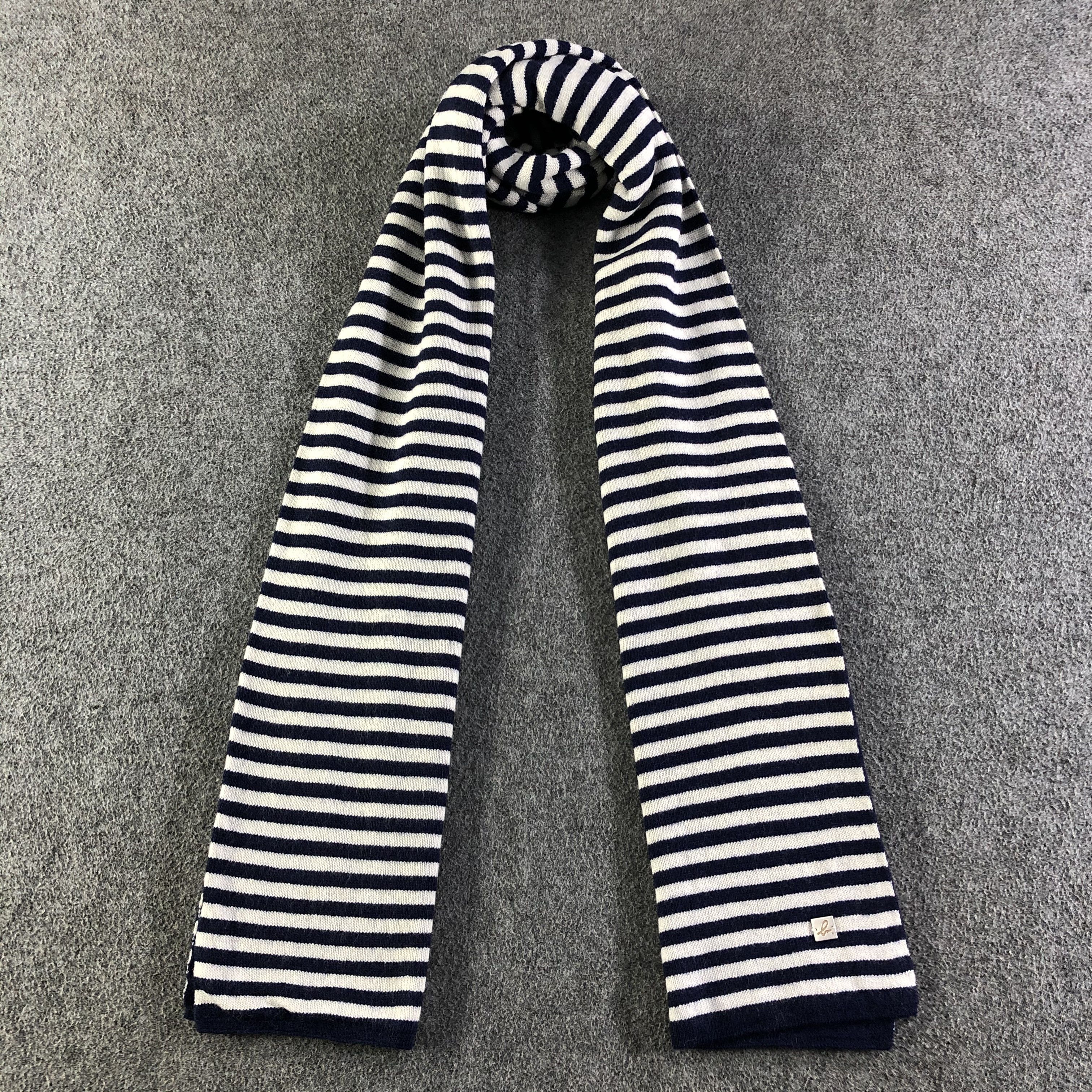 agnes b. Agnes B. Scarf / Muffler / Neckwear Size ONE SIZE - 1 Thumbnail