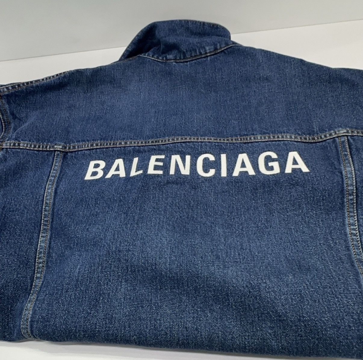 Balenciaga Balenciaga FW20 Embroidered Logo Denim Jacket. Size S / US 4 / IT 40 - 6 Thumbnail