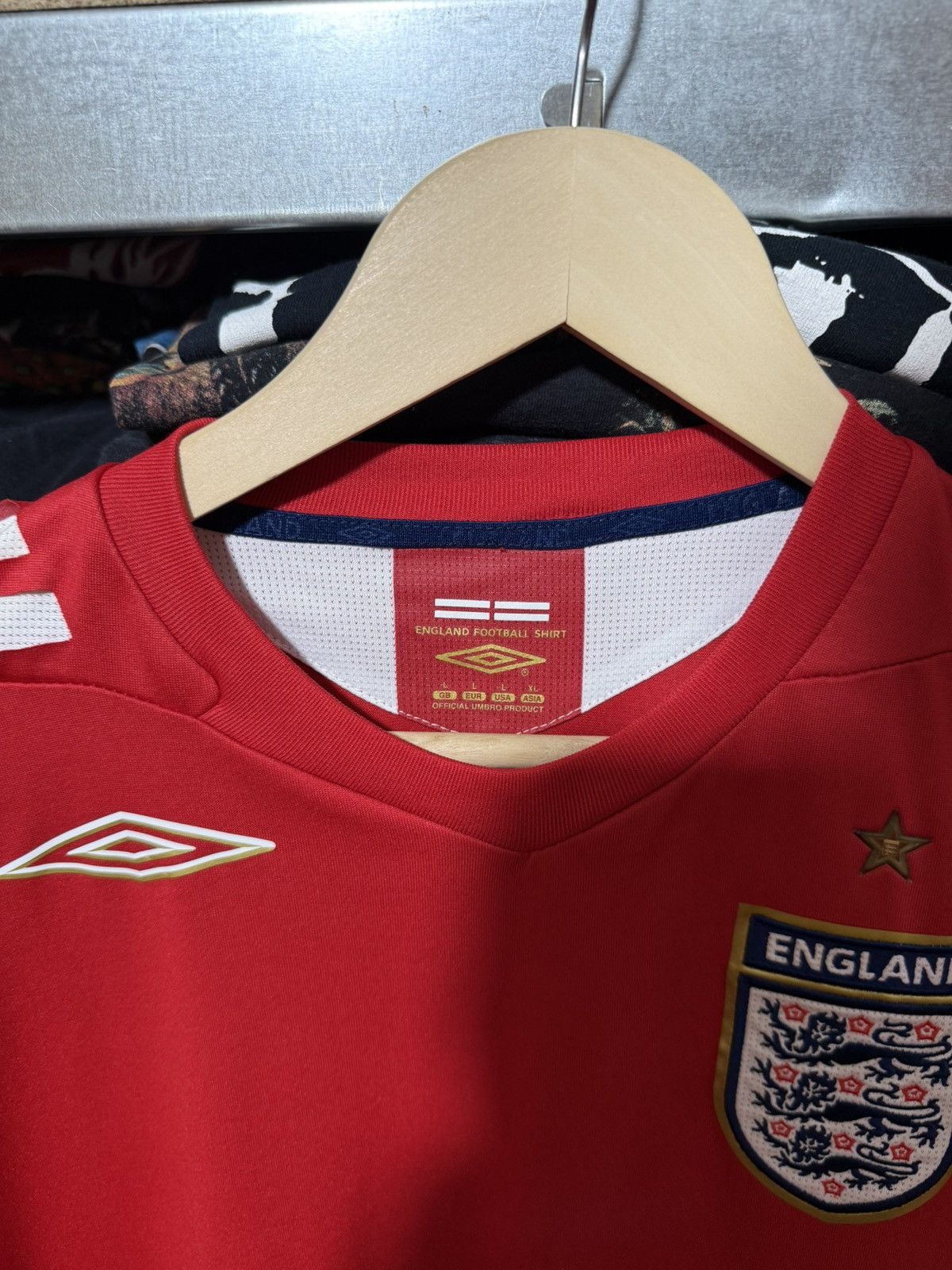 Umbro Vintage Umbro England 2006-2008 Away Football Soccer Jersey Size US L / EU 52-54 / 3 - 3 Thumbnail