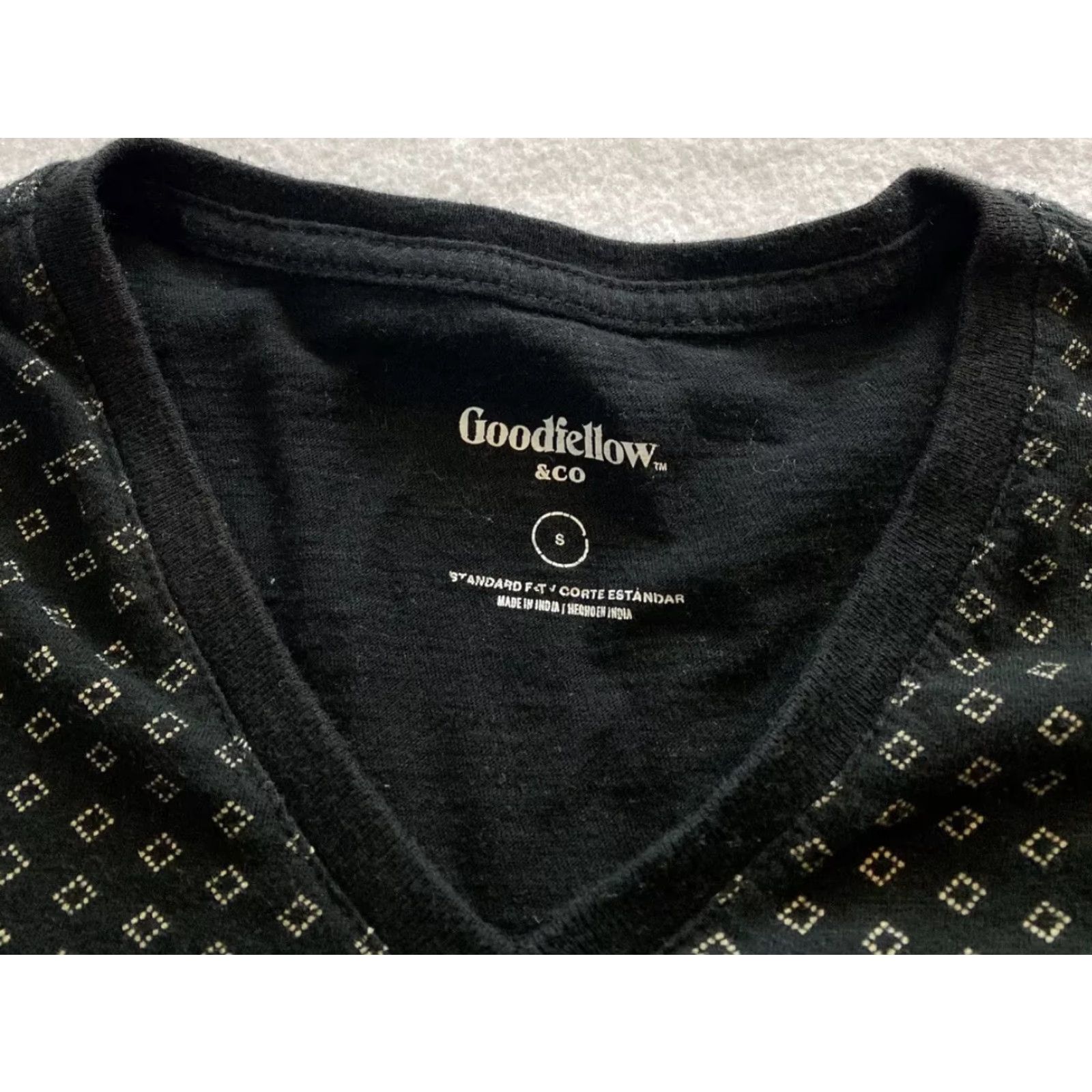 CO Goodfellow & Co T-Shirt Men Short Sleeve V-Neck S Black Regular Fit – 60% Cotton 40% Polyester Size US S / EU 44-46 / 1 - 3 Thumbnail