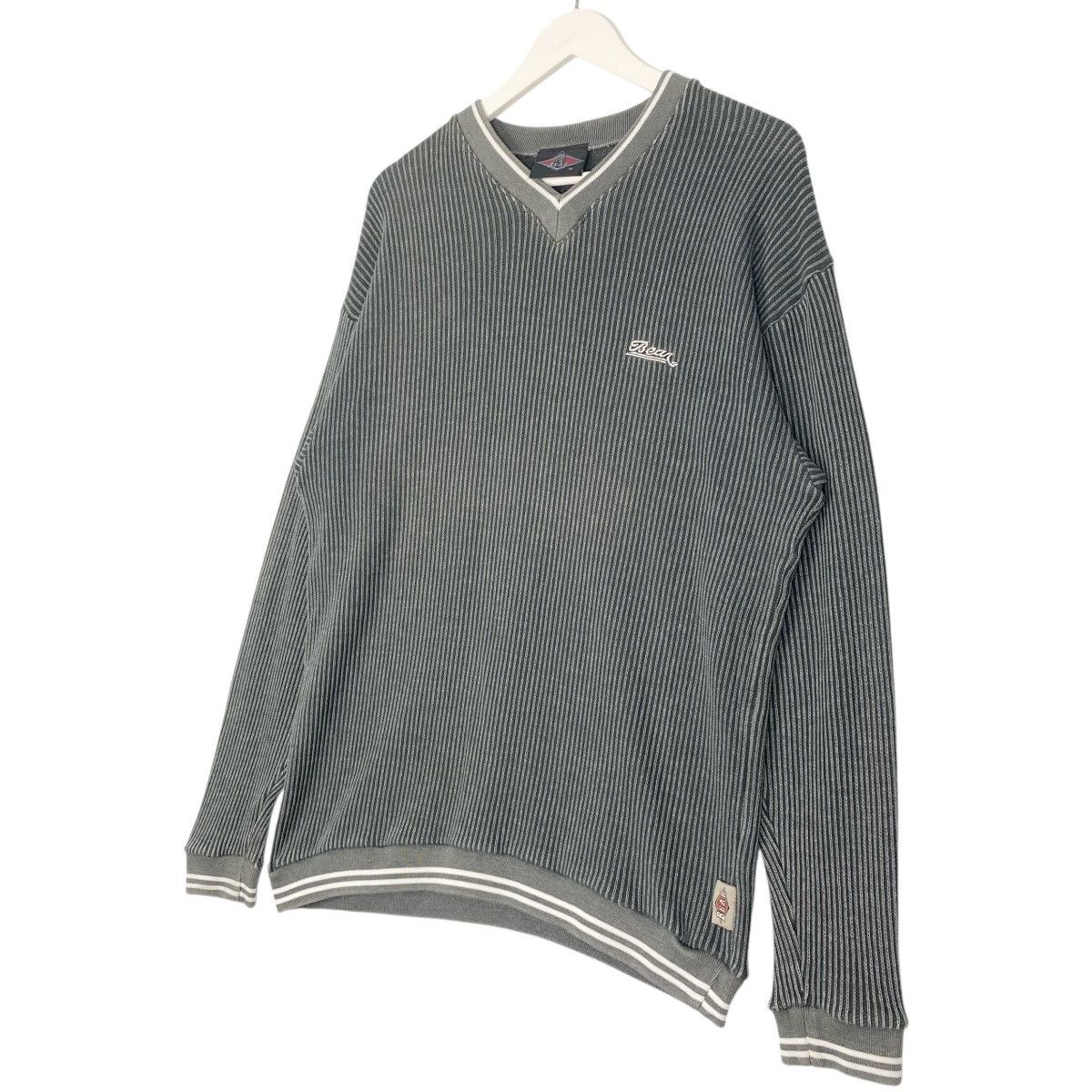 Vintage Vintage 90s Bear Surf Sweatshirt Vneck Grey Pullover Size L Size L / US 10 / IT 46 - 2 Thumbnail