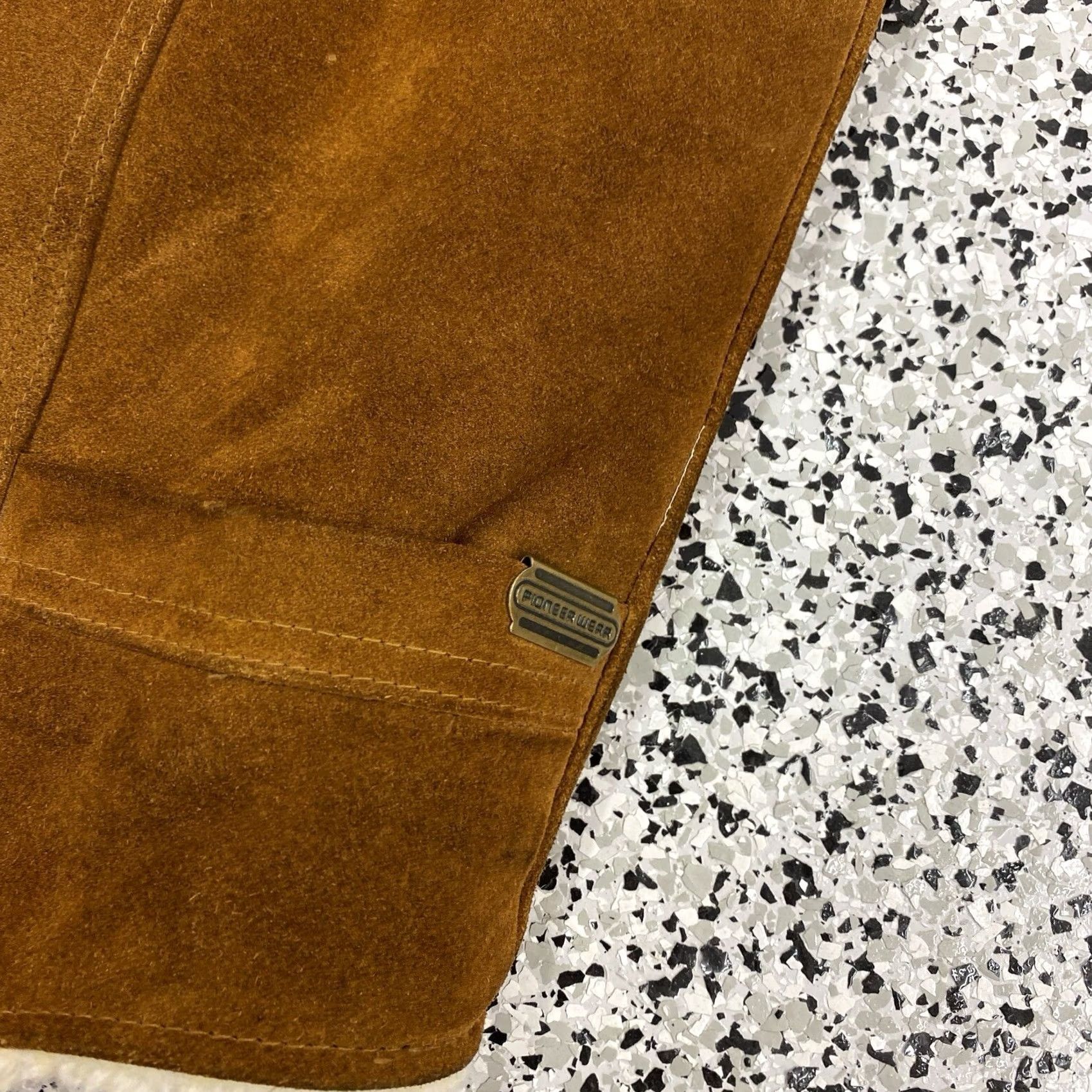 Vintage VINTAGE Pioneer Wear Vest Leather Sherpa Brown Size 44 Mens Regular Winter Cowboy Work Chore Size US S / EU 44-46 / 1 - 5 Thumbnail