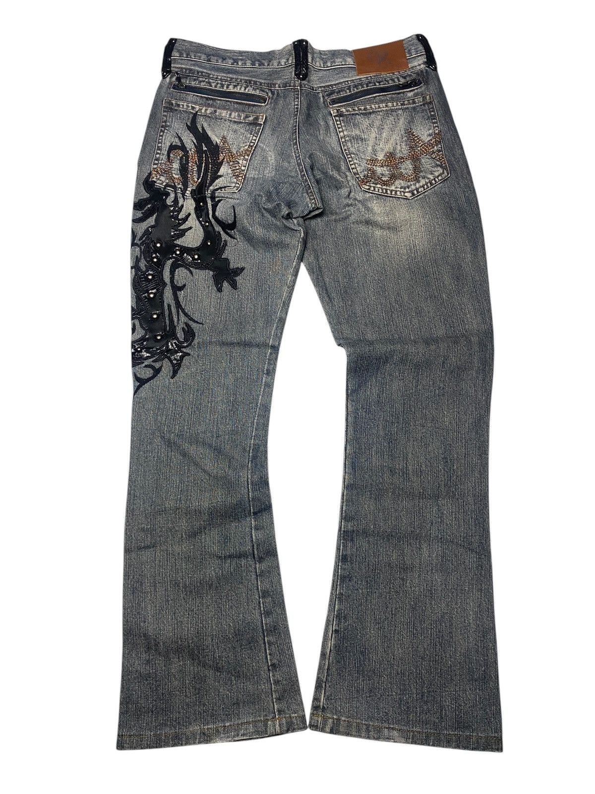 パンツ 00s tornado mart tribal flare denim Tornado Mart Tribal Embroidery Flared Jeans – Paroxa Studios