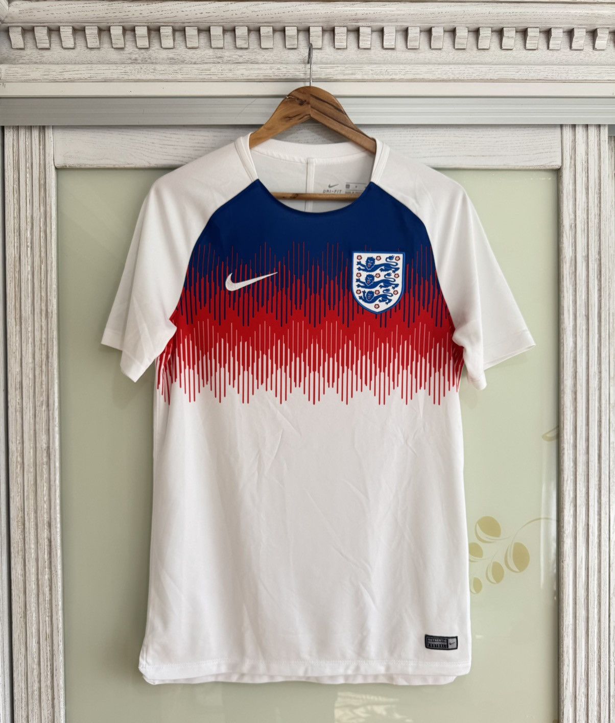 Nike England 2018-2019 Soccer Jersey Football Kit Shirt Size US M / EU 48-50 / 2 - 1 Thumbnail