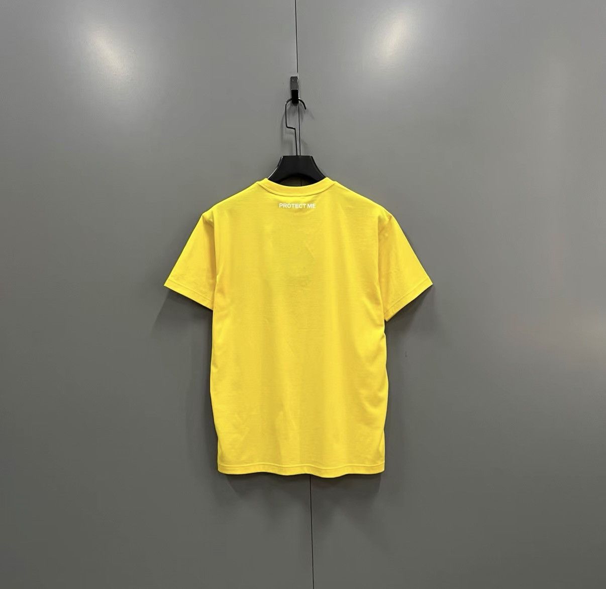 Burberry Burberry Yellow Letter Printed Short-Sleeve T-shirt J41 Size US XS / EU 42 / 0 - 2 Thumbnail