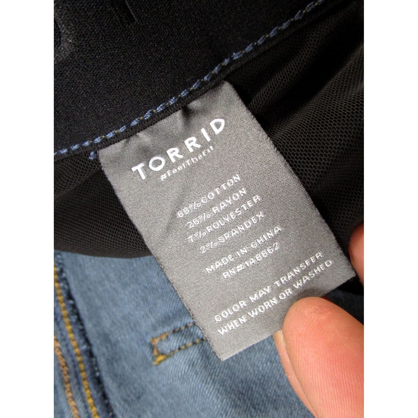 Torrid Torrid Denim Shorts Jorts 26 Plus Size Elastic Waist High Rise 5-Pocket Blue Modern Mom Style Womens Clothing Size 26" / US 2 / IT 38 - 3 Thumbnail