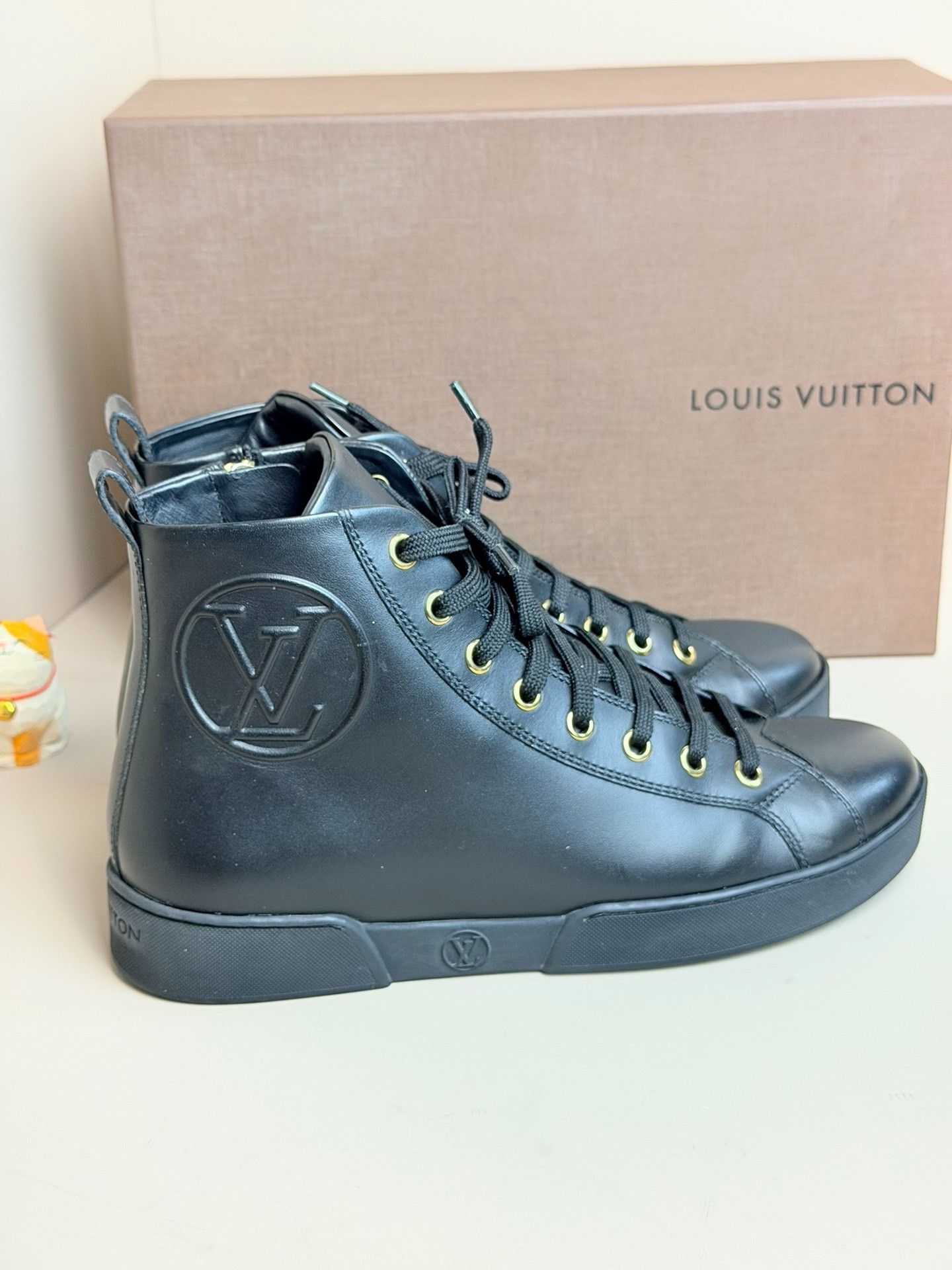Louis Vuitton Louis Vuitton Retro Black Hitop Sneakers us_5 Women Size US 5 / IT 35 - 1 Thumbnail