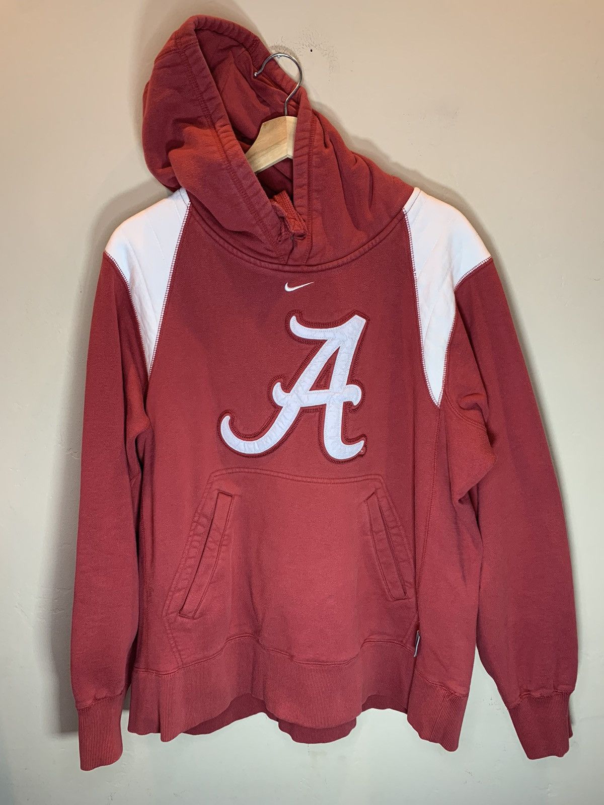 Nike RARE* Vintage Nike Alabama Center Swoosh Crimson Tide Hoodie Size US M / EU 48-50 / 2 - 1 Thumbnail