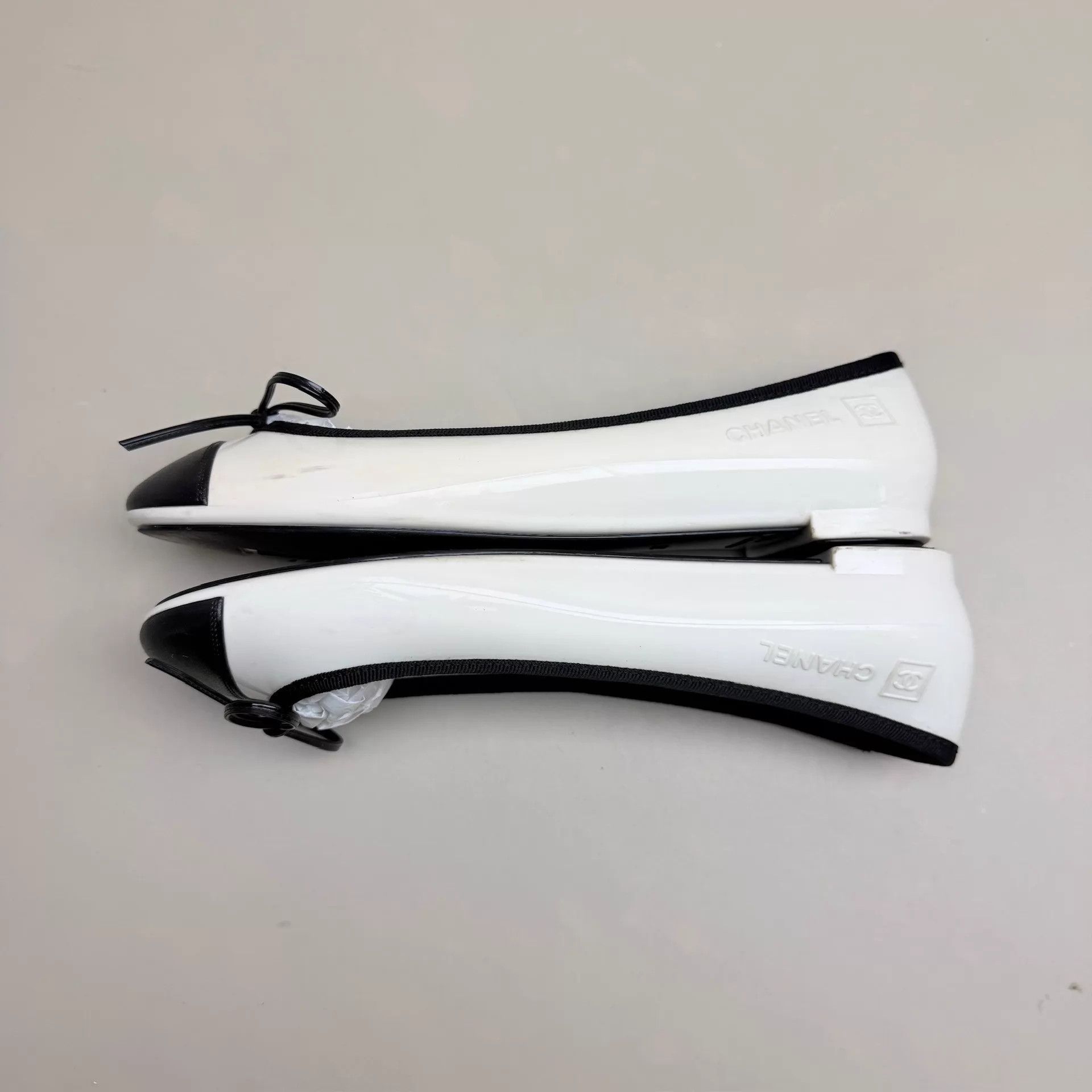 Chanel CHANEL Black & White Panda CC Low Heel Pumps 36 95 Size US 5.5 / IT 35.5 - 5 Thumbnail