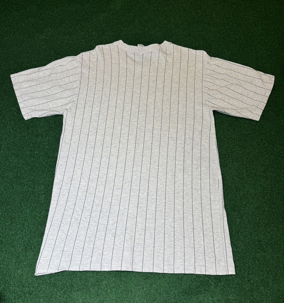 Nutmeg × Vintage Vintage 90s New York Yankees Nutmeg Mills Pinstripe T Shirt Size US M / EU 48-50 / 2 - 5 Thumbnail