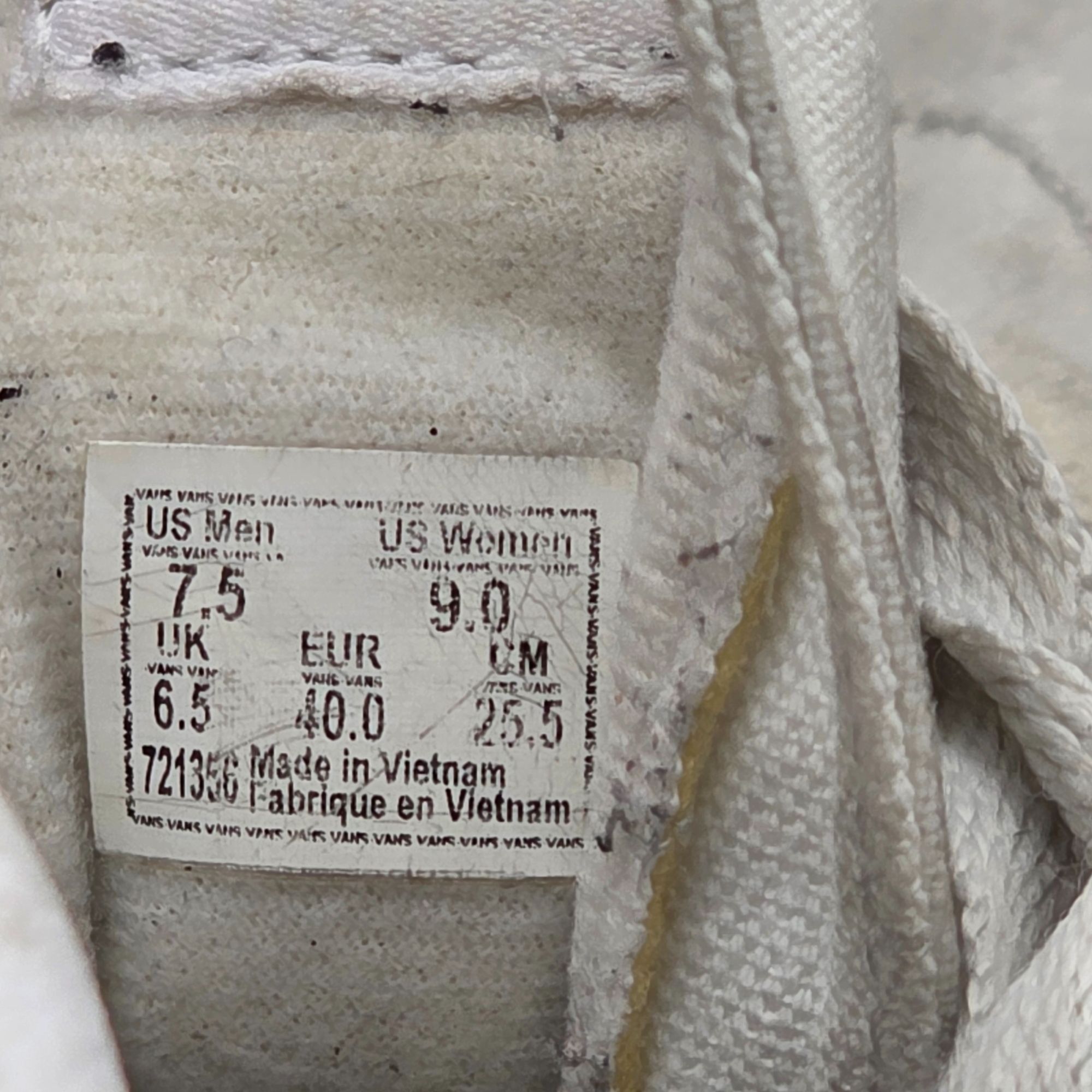 Vans Vans Sk8-Hi Womens 9 Triple White High Top Sneakers Shoes Ca Size US 9 / IT 39 - 6 Thumbnail
