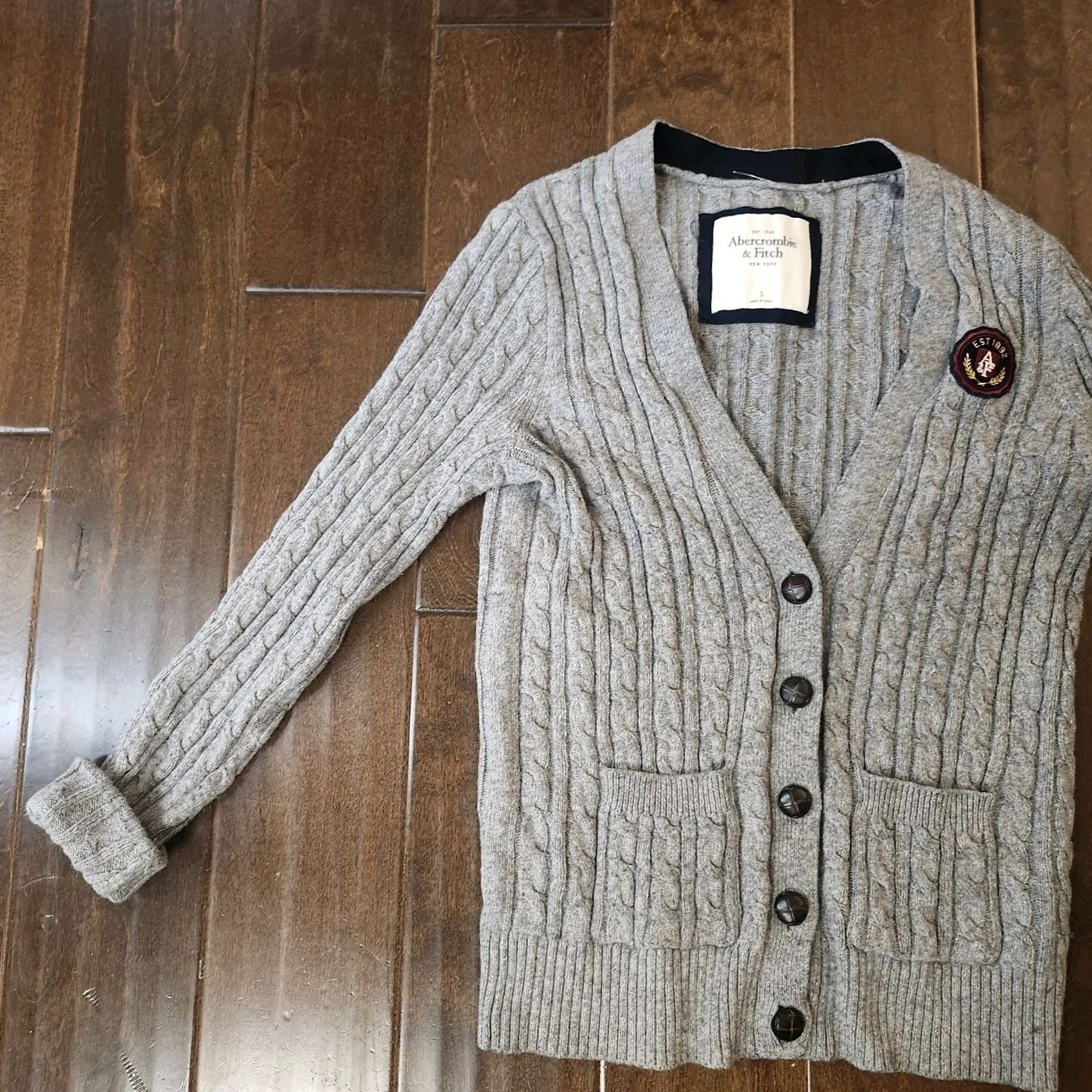 Abercrombie & Fitch Abercrombie & Fitch Womens Small Gray Cable Knit Cardigan Shirt Adult Small Gray Cardigan Size S / US 4 / IT 40 - 3 Thumbnail