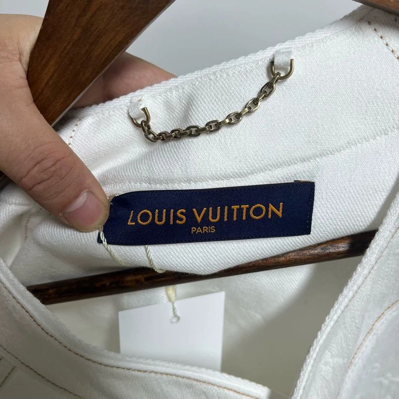 Louis Vuitton Louis Vuitton Embossed baseball shirt 2504-Nextarrow Size US L / EU 52-54 / 3 - 3 Thumbnail