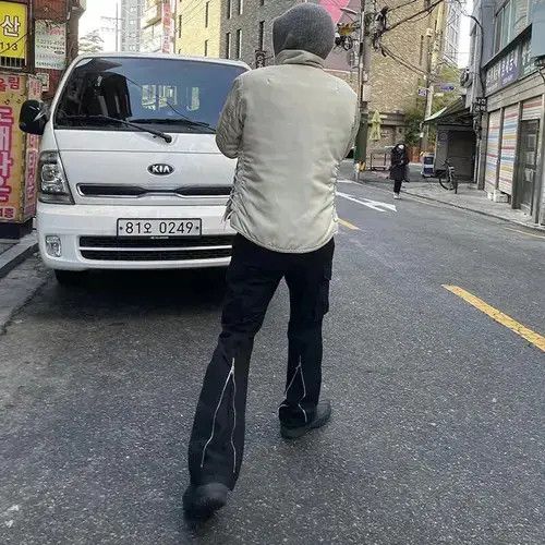 Jean Black Cargo Flared Pant Size US 34 / EU 50 - 4 Thumbnail