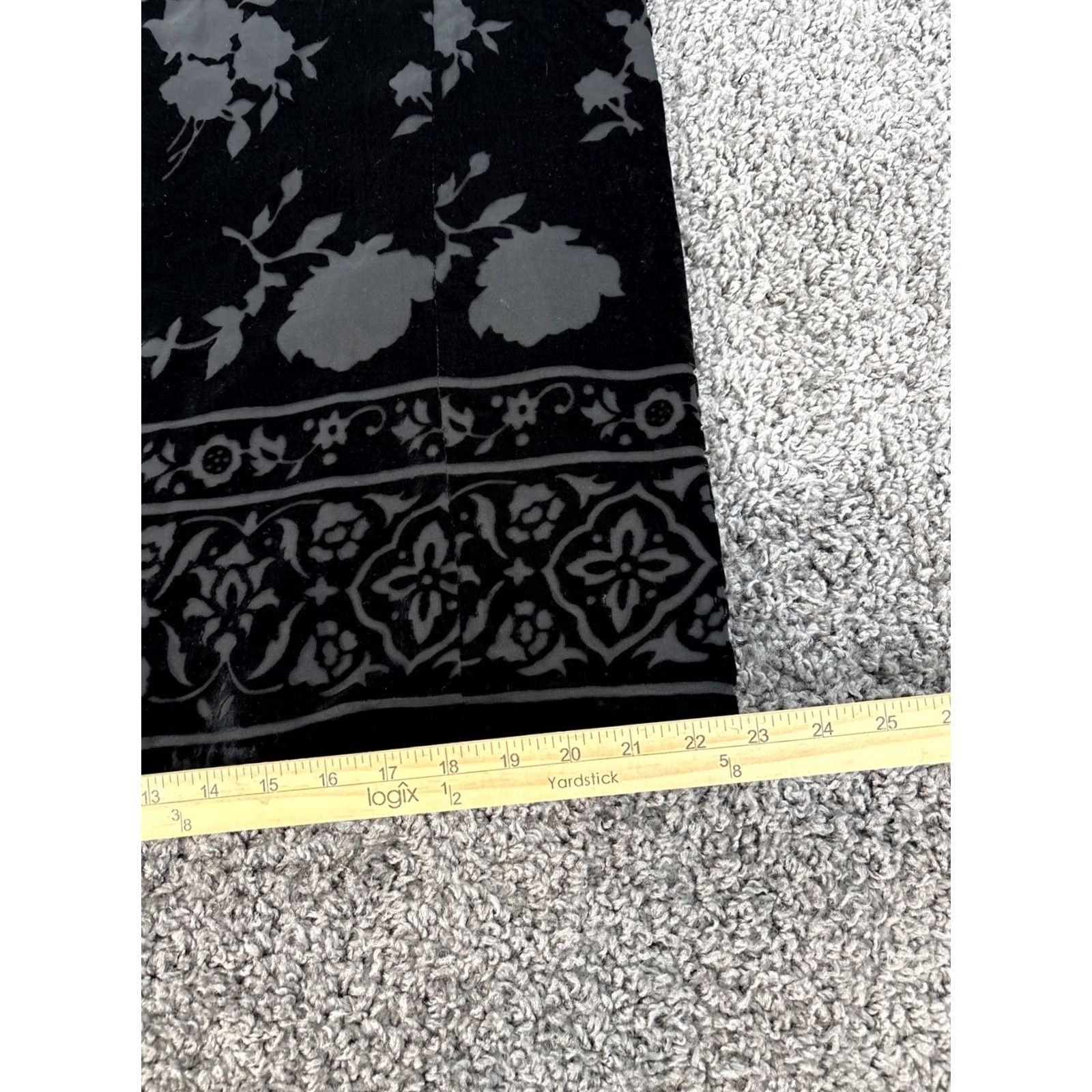 Talbots Talbots Vintage Midi Floral Velvet Skirt Women 16 Black Roses Size 16 Size 38" / US 16 / IT 52 - 3 Thumbnail