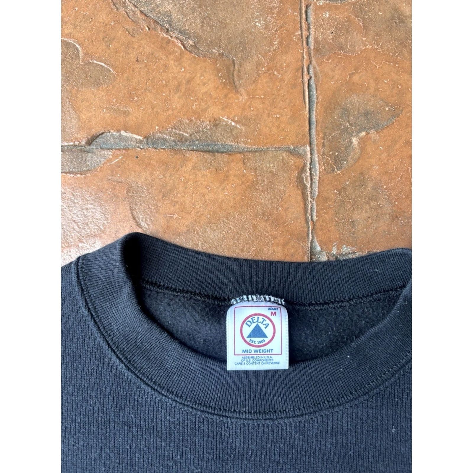 Delta VINTAGE 90s South Padre Island Embroidered Crew Neck Sweatshirt Medium Souvenir Delta Unisex Adults Black Cotton Polyester Pullover Size US M / EU 48-50 / 2 - 2 Thumbnail
