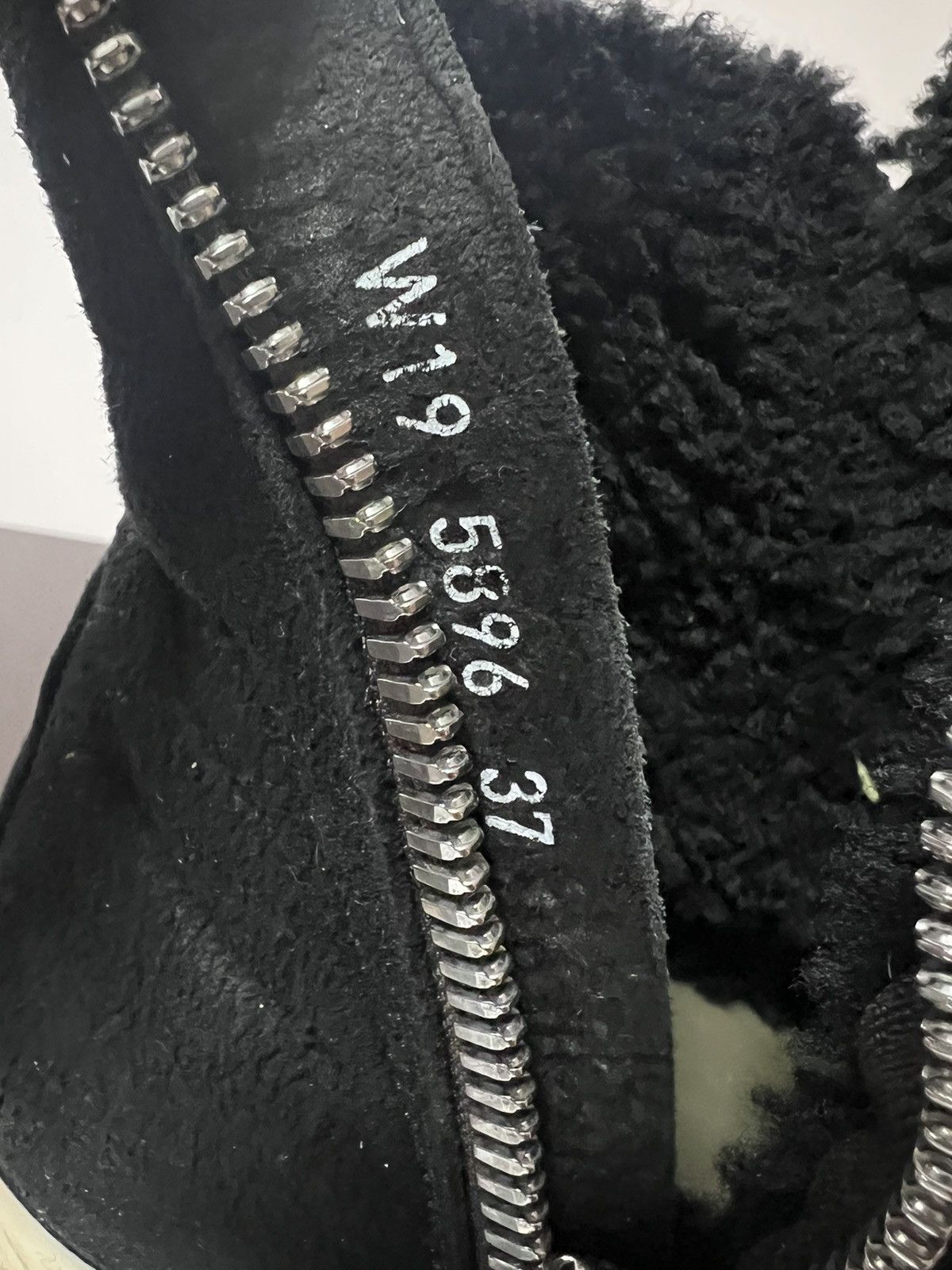 Rick Owens Rick owens fw19 shearling tractor sneakers sz 37 Size US 7 / IT 37 - 9 Thumbnail
