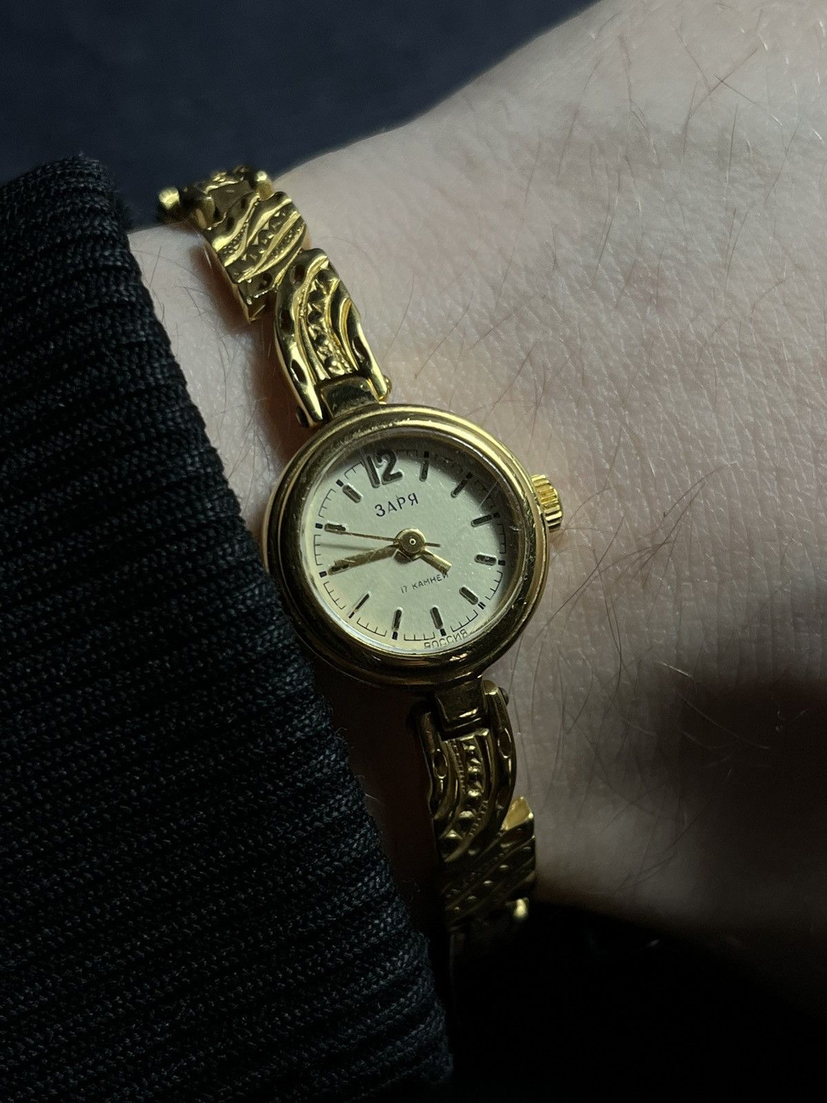 Jewelry Vintage Zarja Watch | Soviet Era Size ONE SIZE - 3 Thumbnail