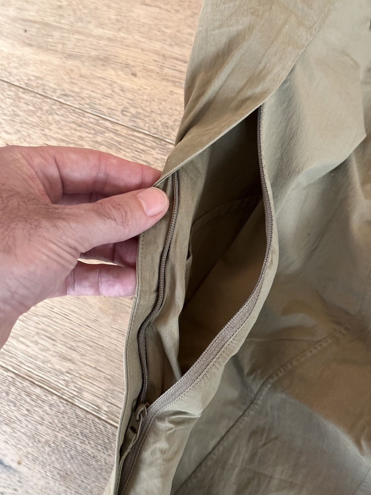 Veilance Arc'teryx Veilance Beige Shorts Size 30 Hidden Pockets Size US 30 / EU 46 - 8 Thumbnail
