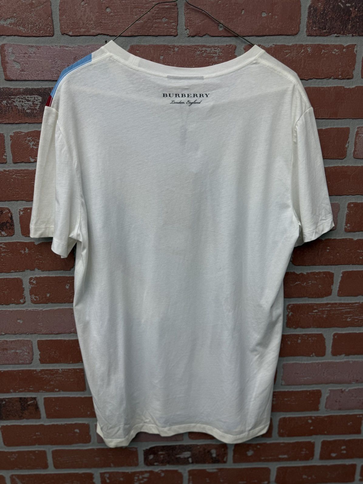 Burberry Burberry Men’s Tee Shirt Size Large New W Tags Size US L / EU 52-54 / 3 - 9 Thumbnail