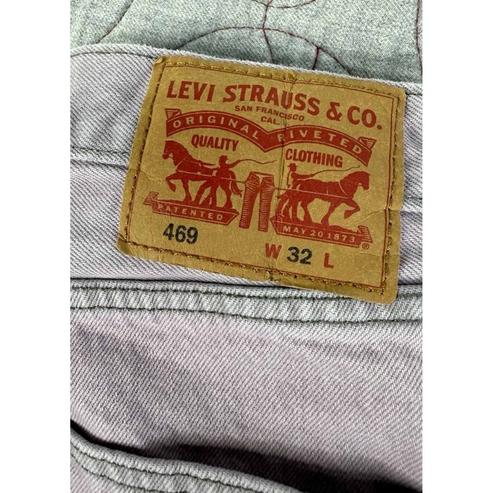 Levi's Levi's 469 Bermuda Shorts Men Purple Denim 32 12" Inseam Baggy Loose Fit Take A Trip Size US 32 / EU 48 - 3 Thumbnail