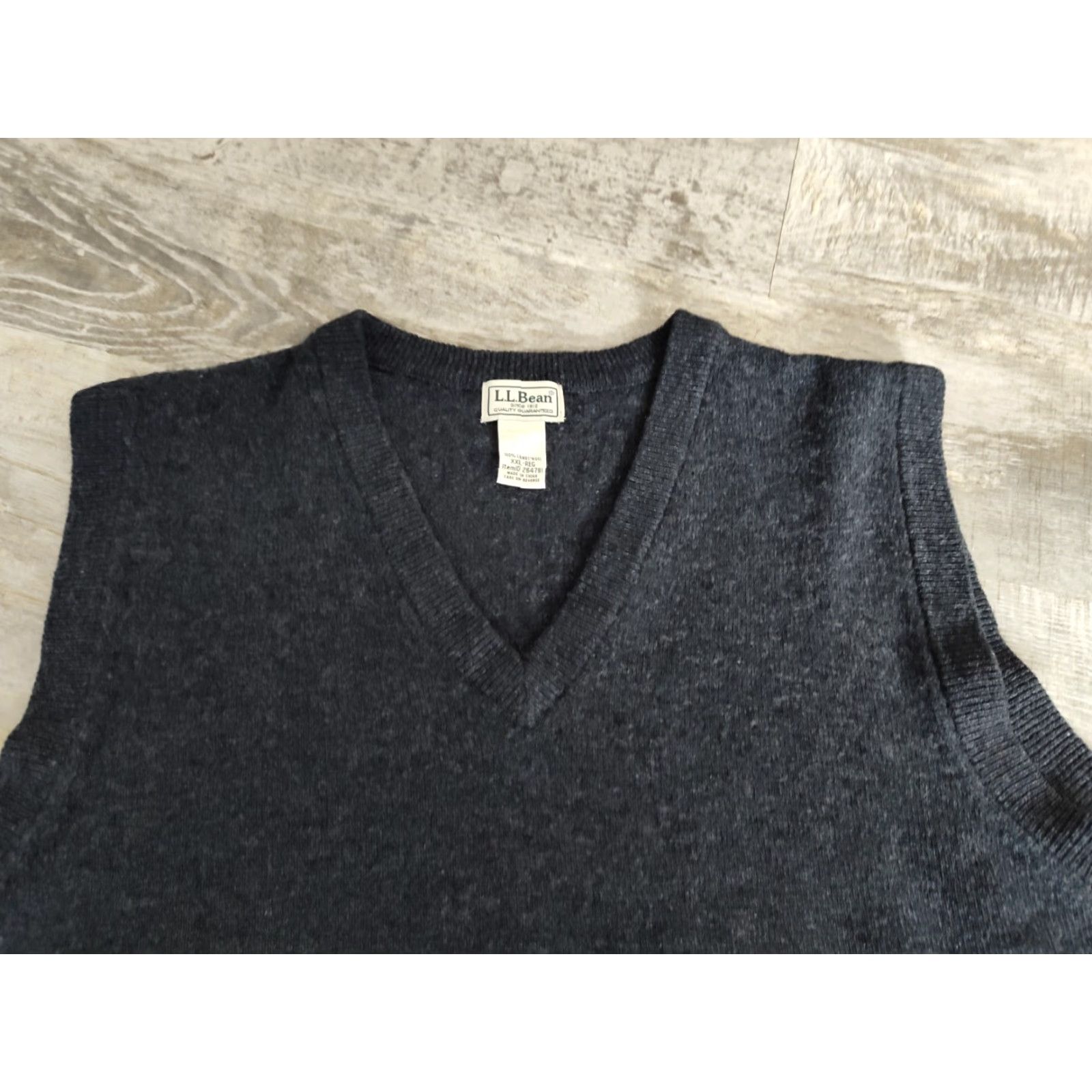 Vintage VINTAGE L.L. Bean Lambswool Sweater Vest 90s Gray 2XL Mens Casual Golf Size US XXL / EU 58 / 5 - 4 Thumbnail