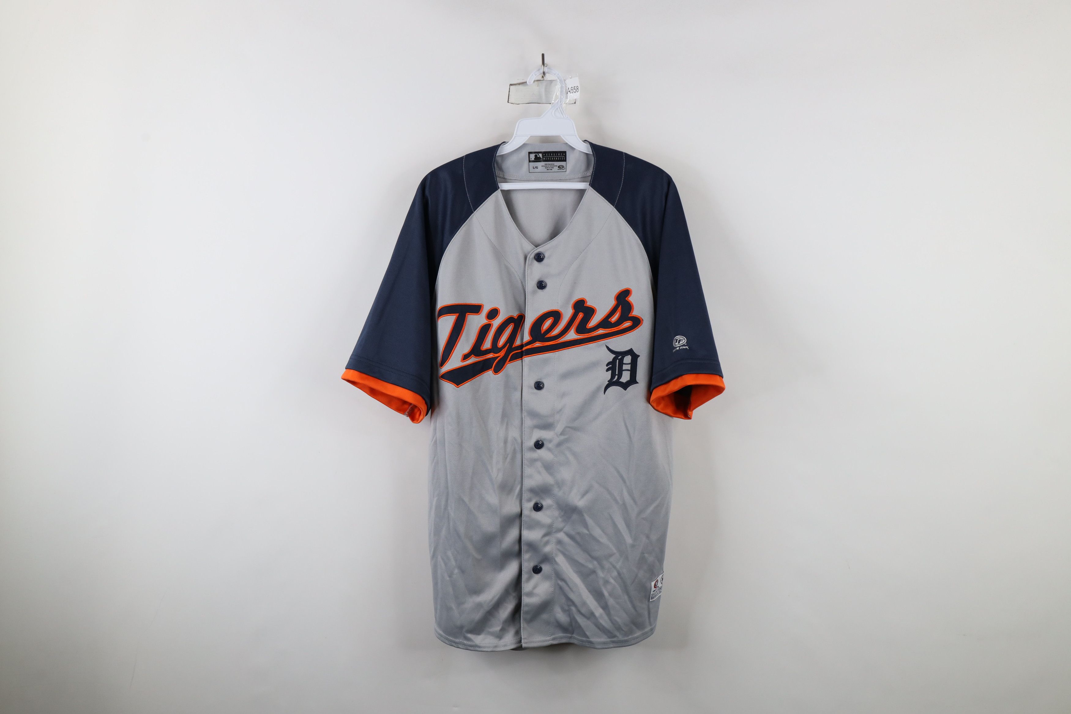 Vintage Vintage Old English D Detroit Tigers Baseball Jersey Gray Size US L / EU 52-54 / 3 - 1 Thumbnail