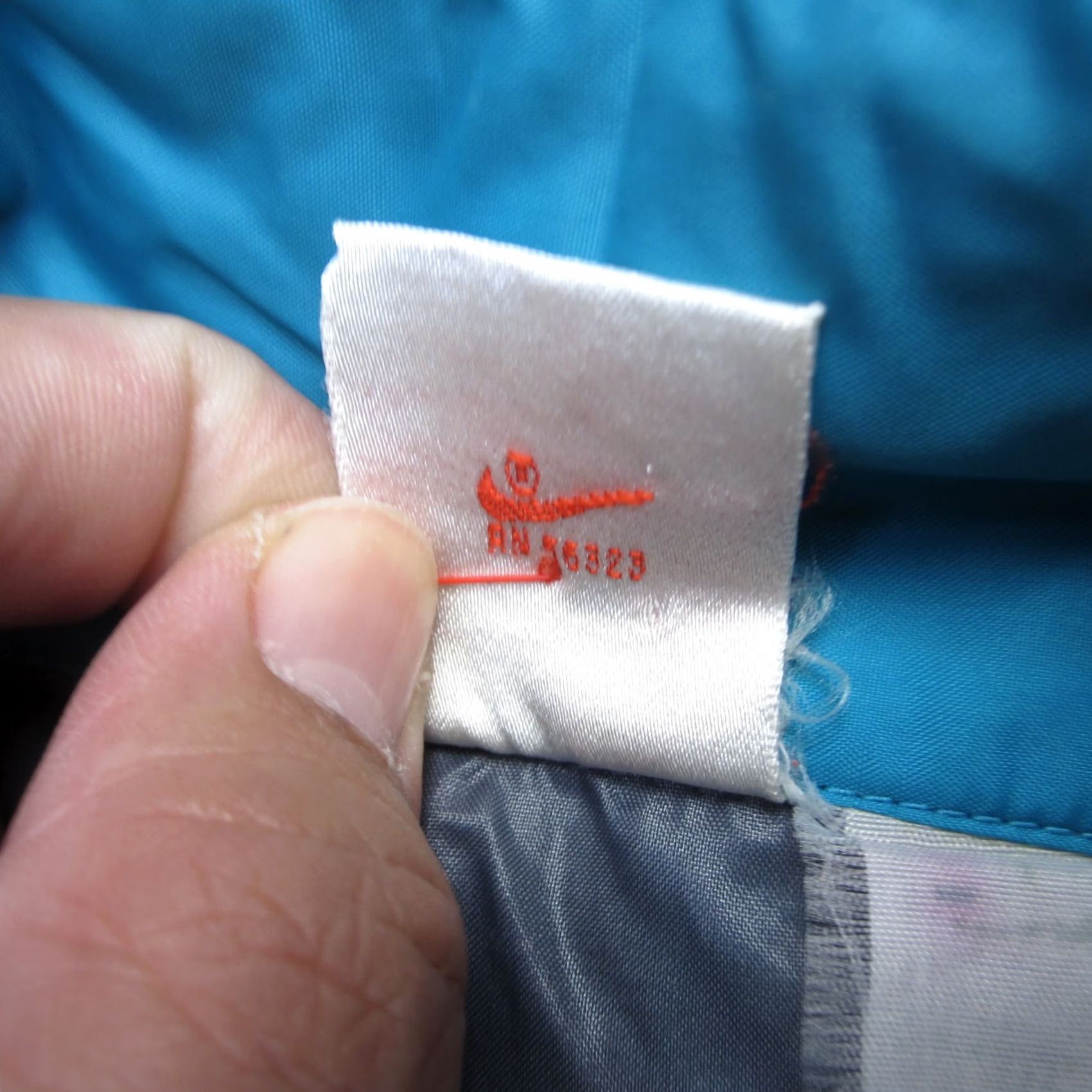 Nike VINTAGE Nike Jacket Mens S Blue Logo Windbreaker Track Nylon Running Gym Y2K Size US S / EU 44-46 / 1 - 6 Thumbnail