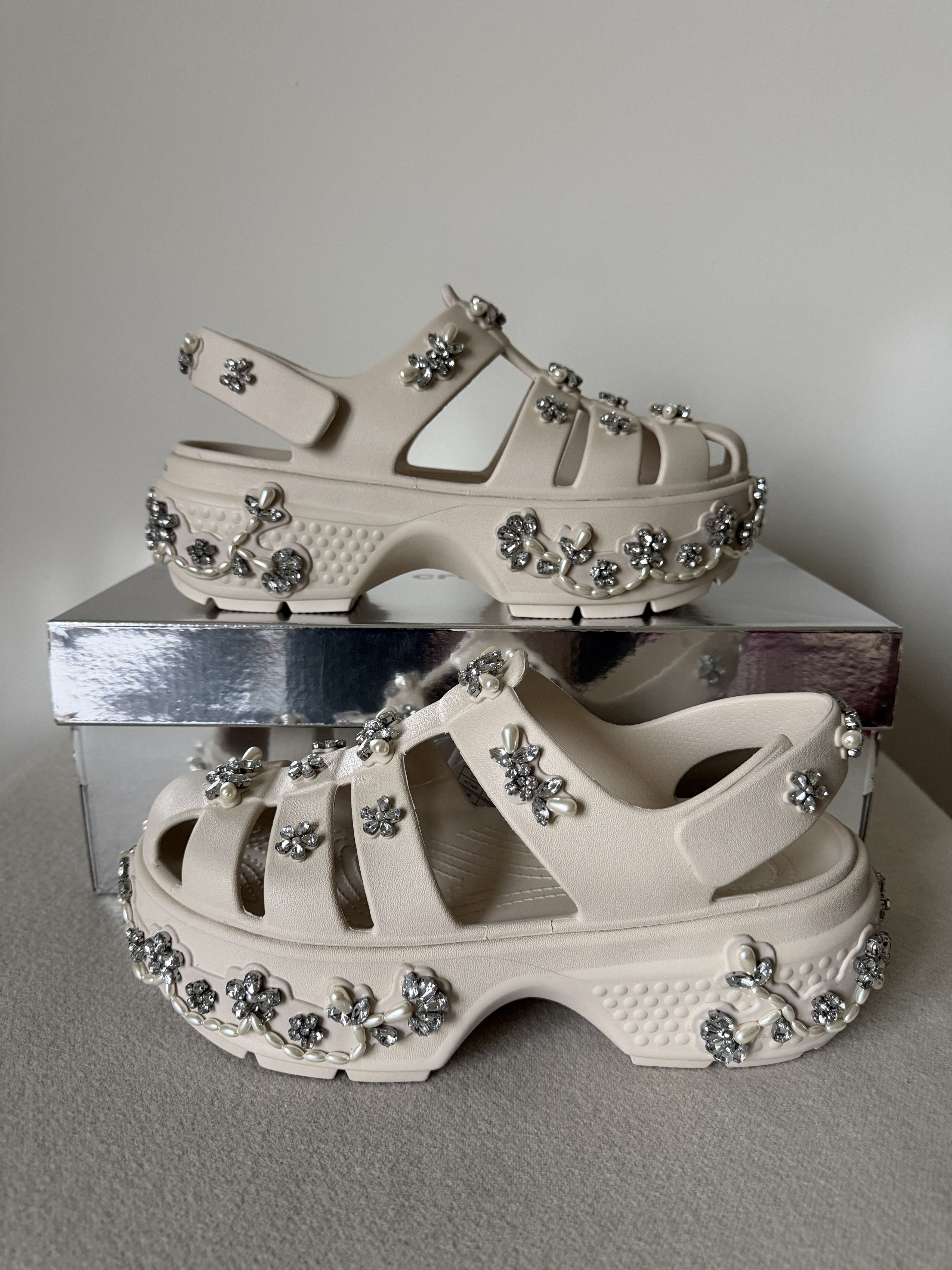 Crocs × Simone Rocha Simone Rocha Crocs Stomp Fisherman Sandals in Stucco Size US 9 / IT 39 - 2 Thumbnail