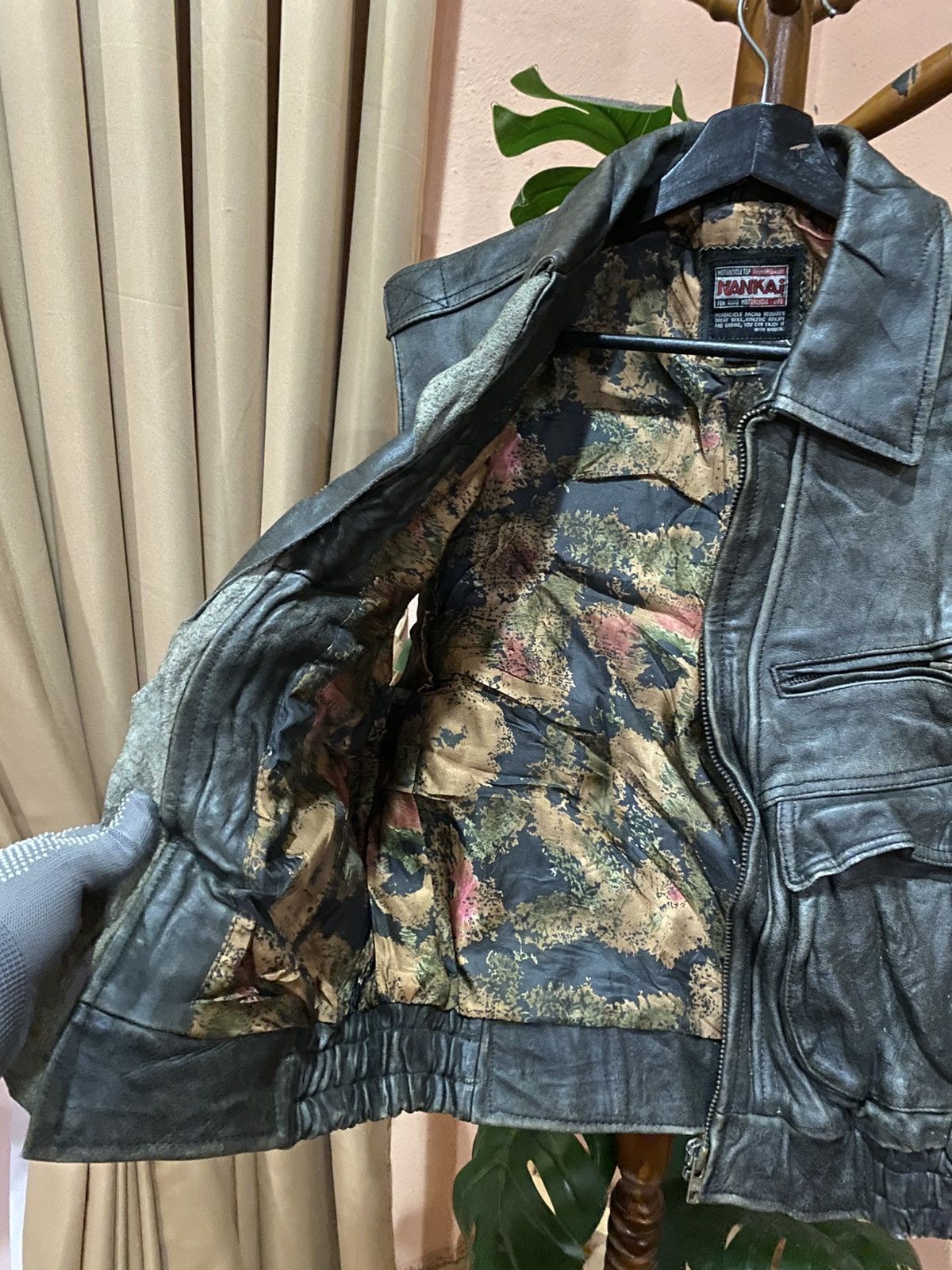 Japanese Brand Vintage NANKAI Leather Motorcycle Vest Black 90s Japan Size US L / EU 52-54 / 3 - 11 Thumbnail