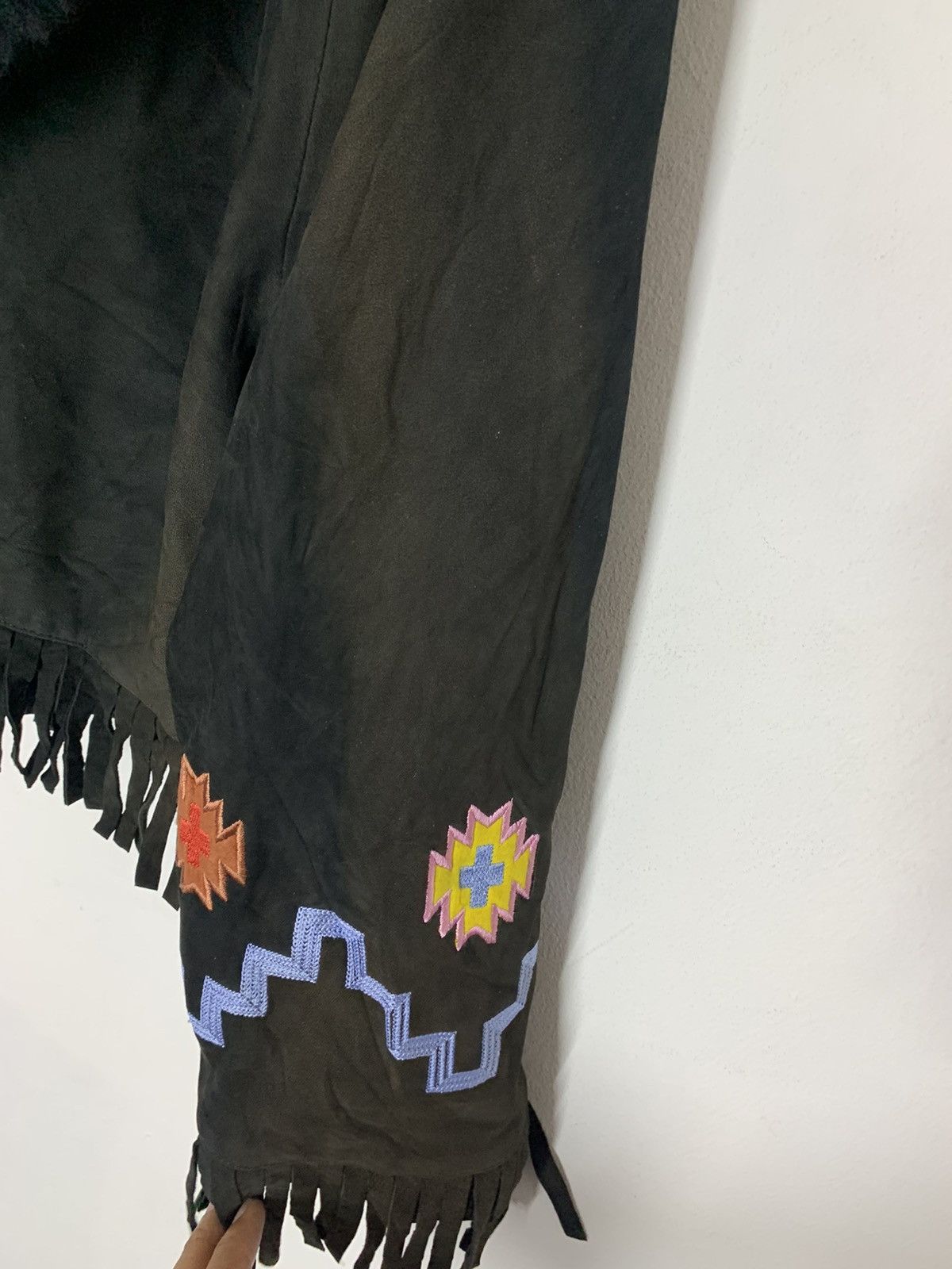 Louis Feraud Louis Feraud Cropped Leather Native Navajo Jacket Size US S / EU 44-46 / 1 - 12 Thumbnail