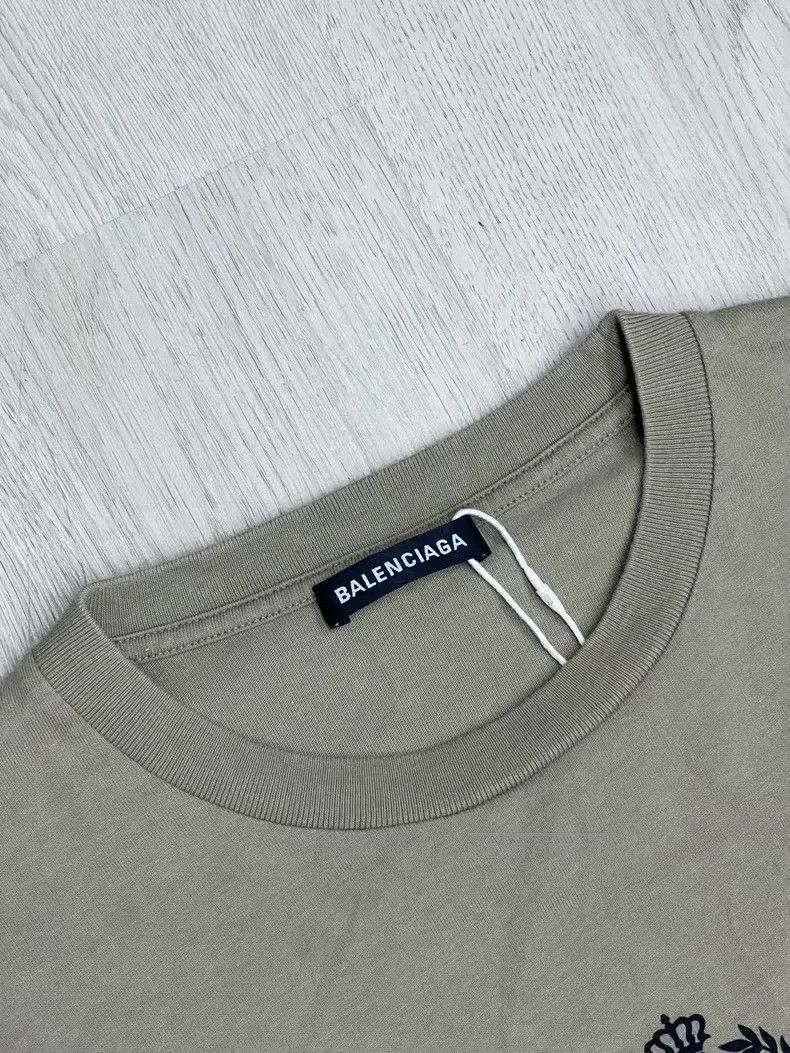Other Balenciaga Wheat short-sleeve, khaki color, size M Size US M / EU 48-50 / 2 - 3 Thumbnail