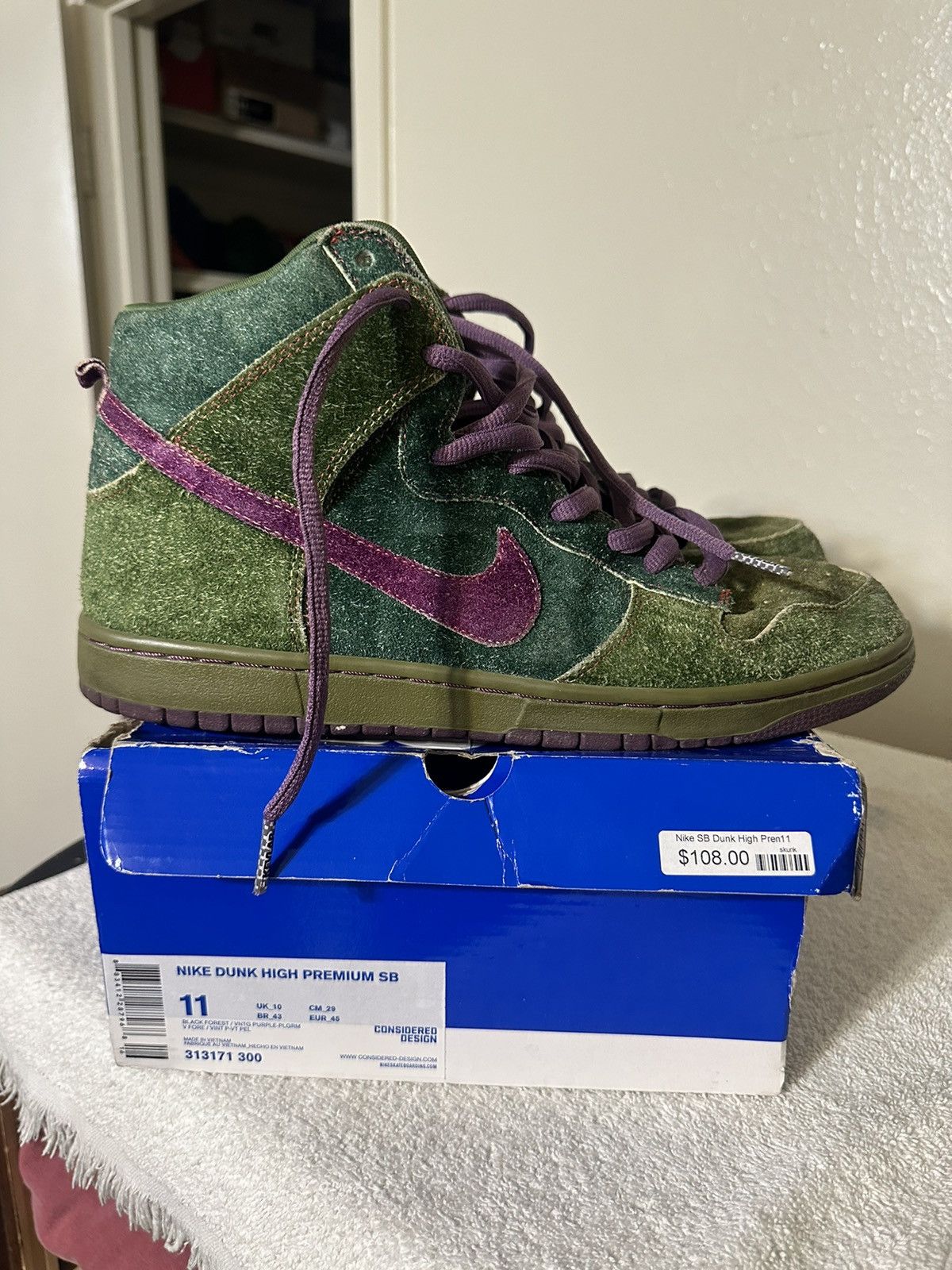 image of Nike Sb Dunk Hi “Skunk 420” 2010 Size 11 Shoes in Green, Men's