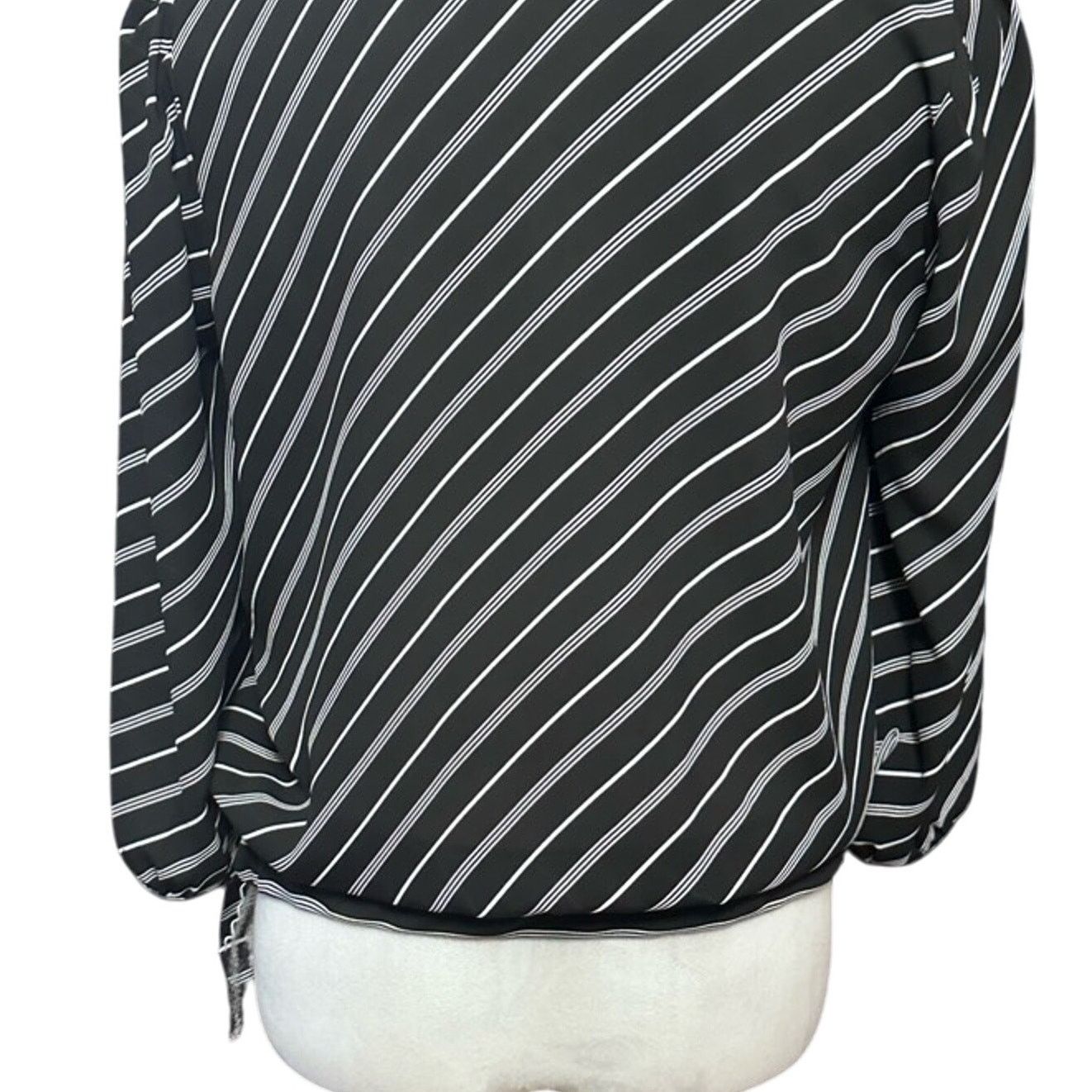 Loft Loft Faux Wrap Top Surplice Neckline Black White Women's XS Size XS / US 0-2 / IT 36-38 - 6 Thumbnail