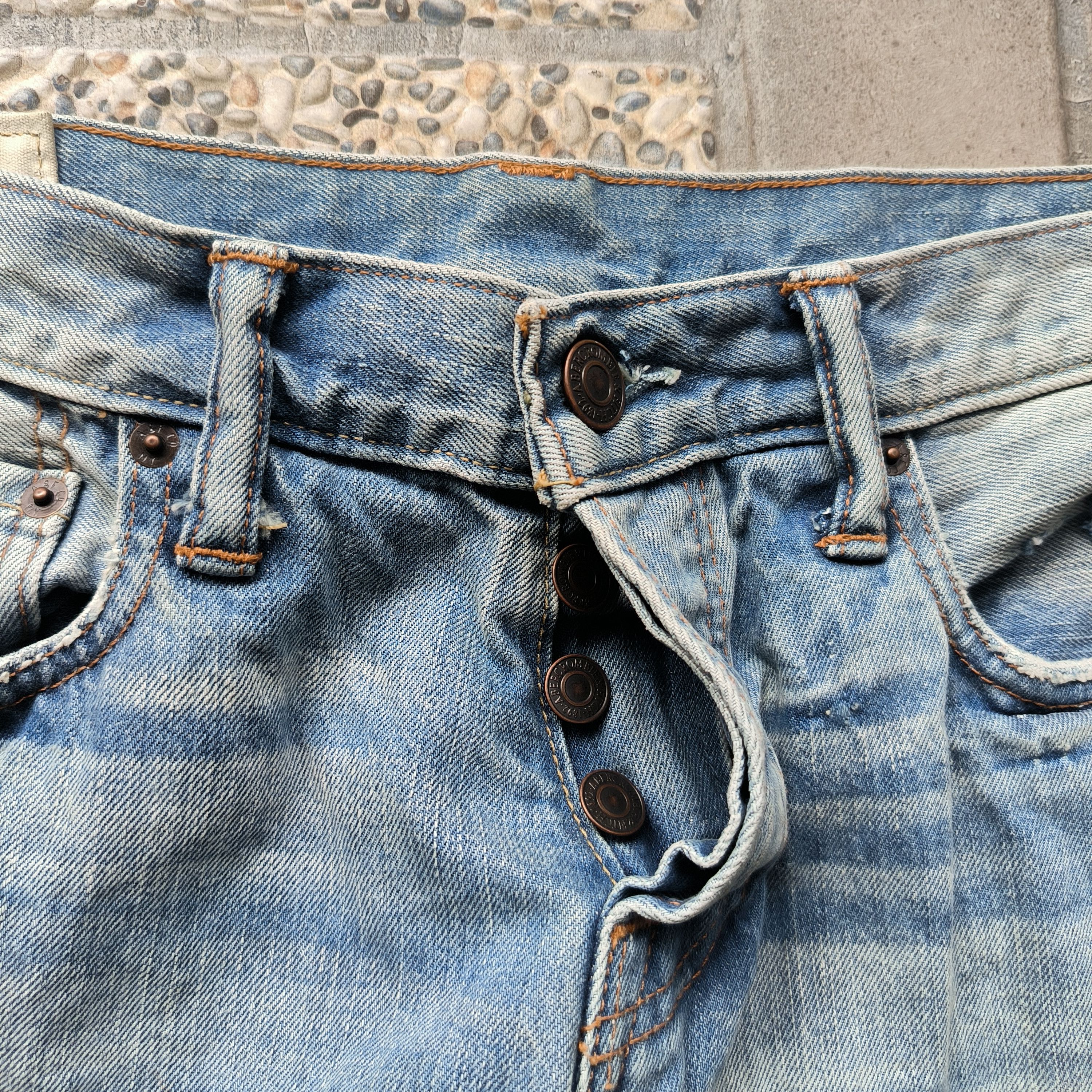 Abercrombie & Fitch Vintage Abercrombie Distressed Jeans Size US 31 - 4 Thumbnail