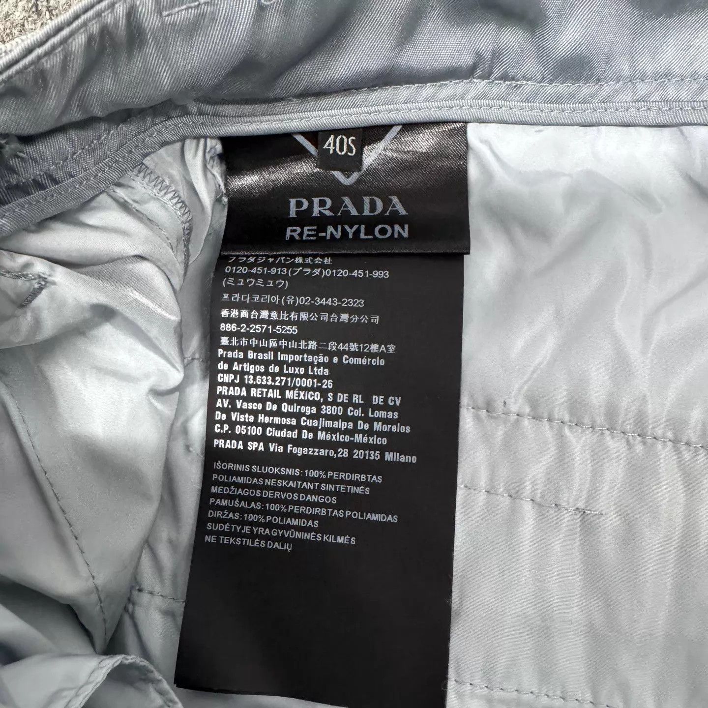 Prada Prada Re-Nylon Triangle Logo Waistbag Short 40 Size 27" / US 4 / IT 40 - 6 Thumbnail