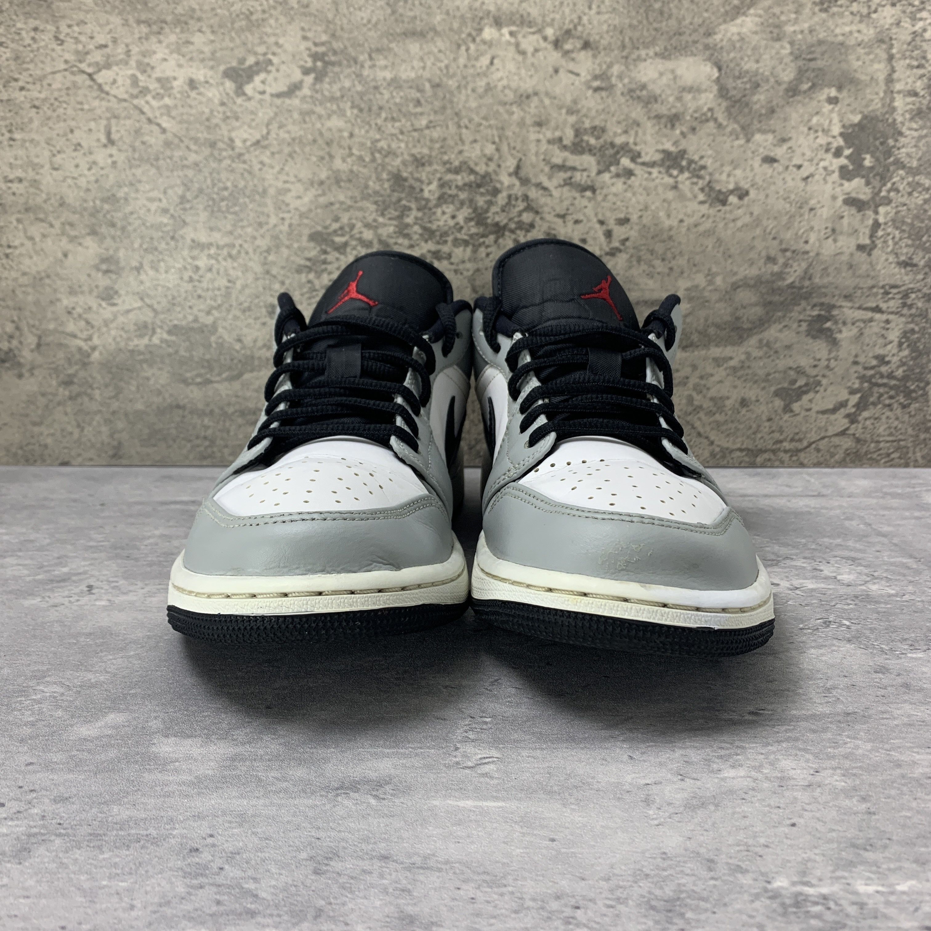 Nike Jordan 1 Low Light Smoke Grey 553558-030 Size US 9 / EU 42 - 4 Thumbnail