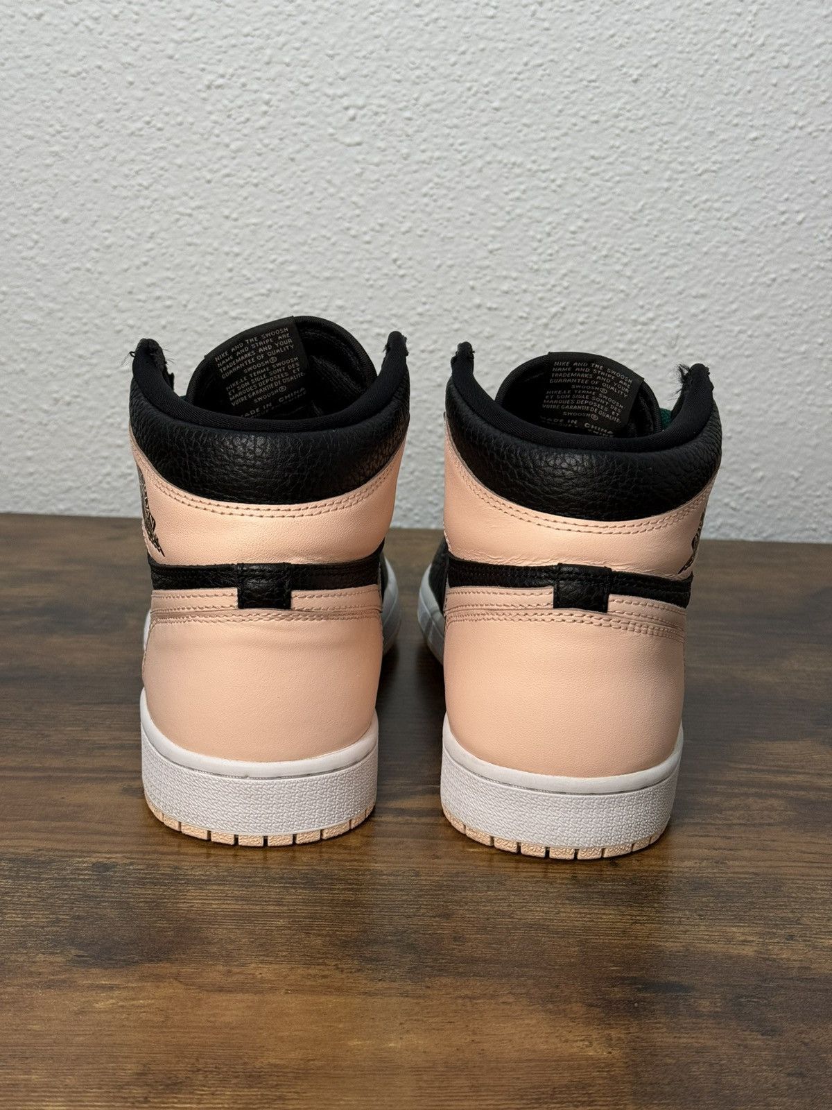 Jordan Brand × Nike Nike Air Jordan 1 Retro High Black Crimson Tint size 9.5 Size US 9.5 / EU 42-43 - 4 Thumbnail