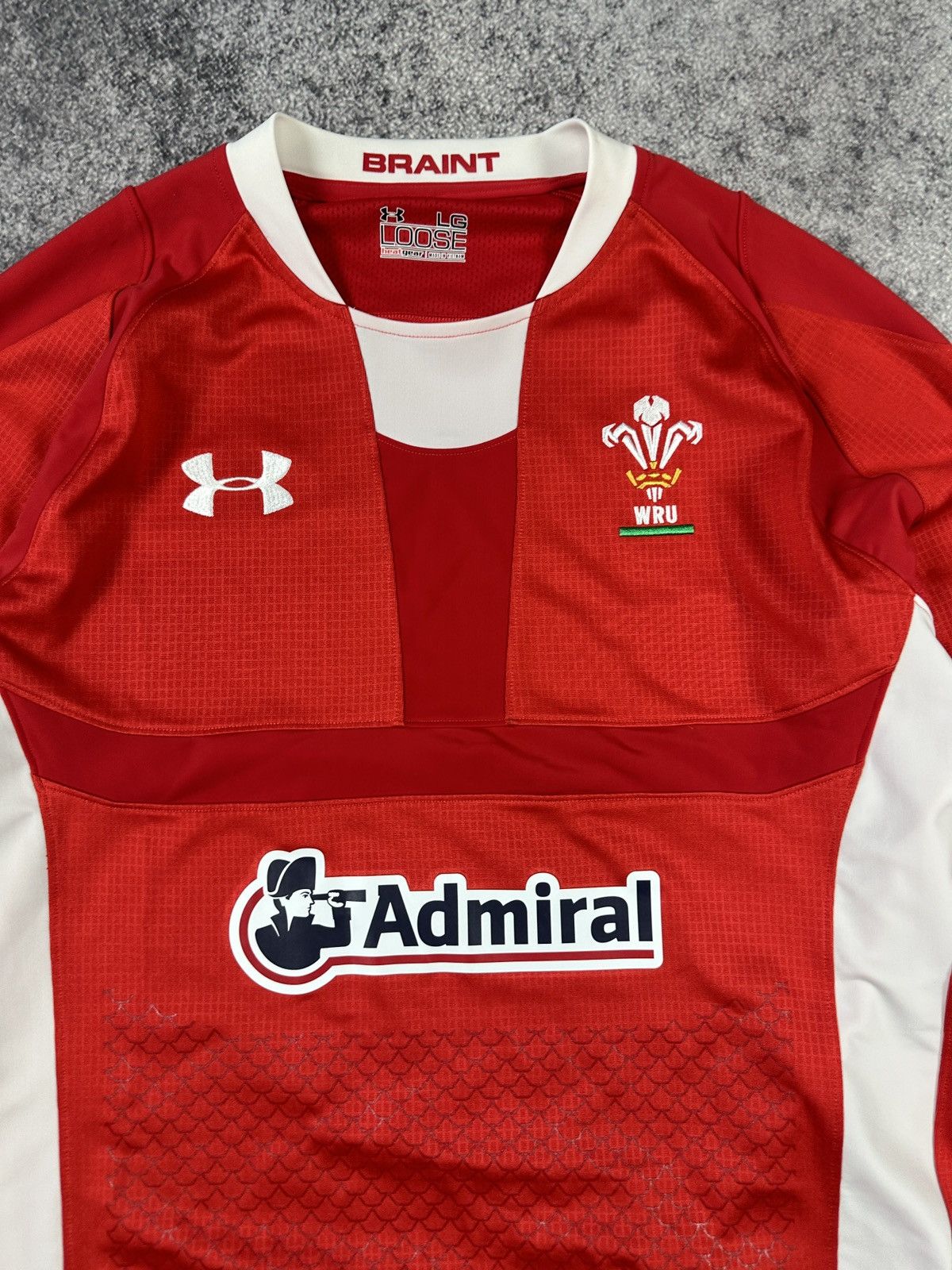 Under Armour Vintage Under Armour Wales Rugby Jersey Streetwear Rare L Size US L / EU 52-54 / 3 - 2 Thumbnail