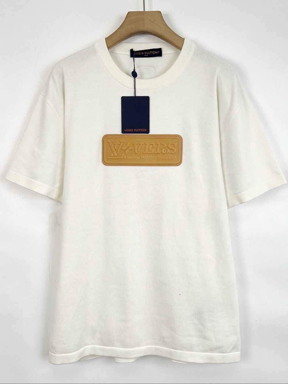 Louis Vuitton Louis Vuitton Logo Patch T-Shirt Size XL Size US XL / EU 56 / 4 - 1 Thumbnail