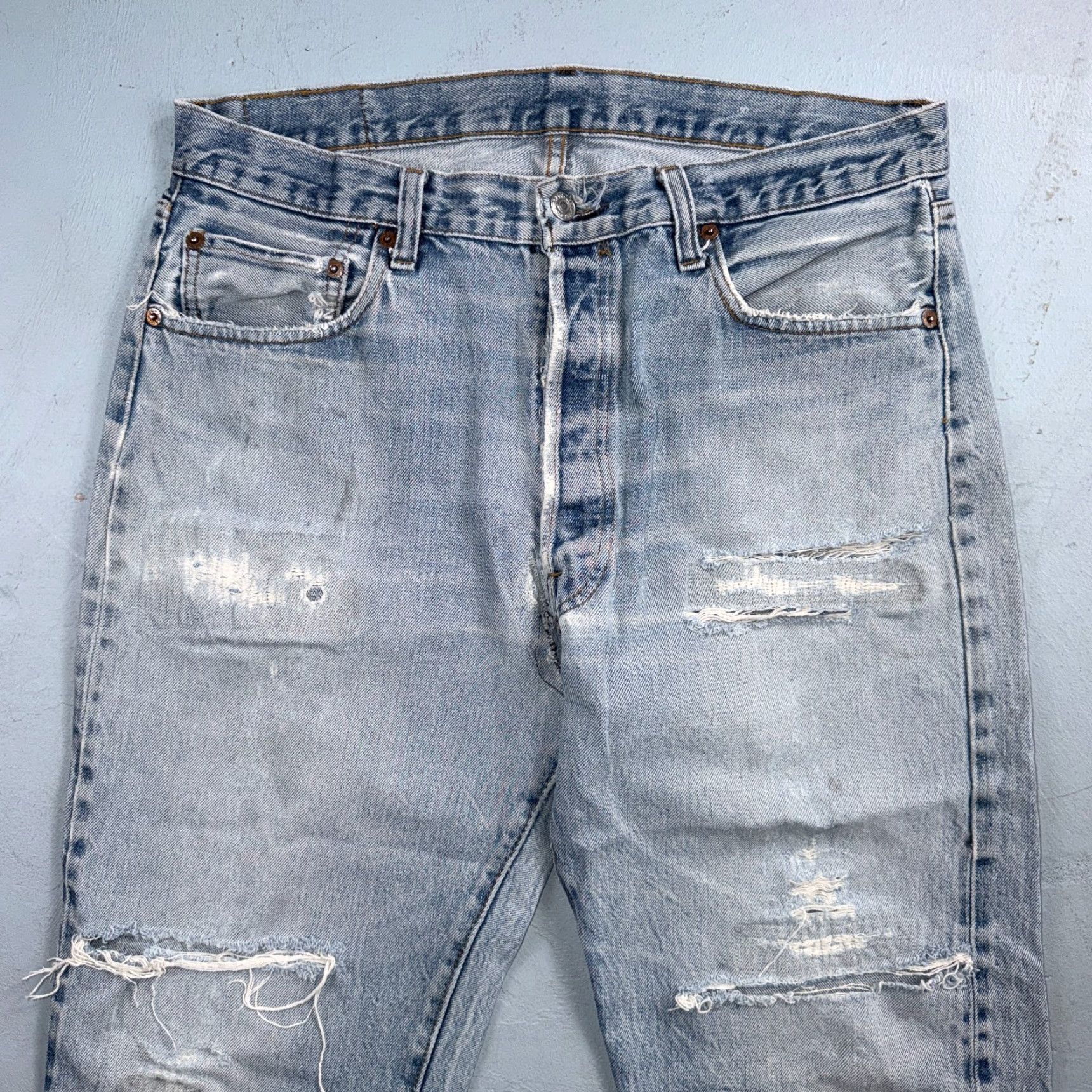Levi's Levi's 501 Jeans Vintage 80s USA Light Wash Distressed 33 New Never-Used? 501 Model 80s Theme Mens Jeans Size US 33 - 2 Thumbnail