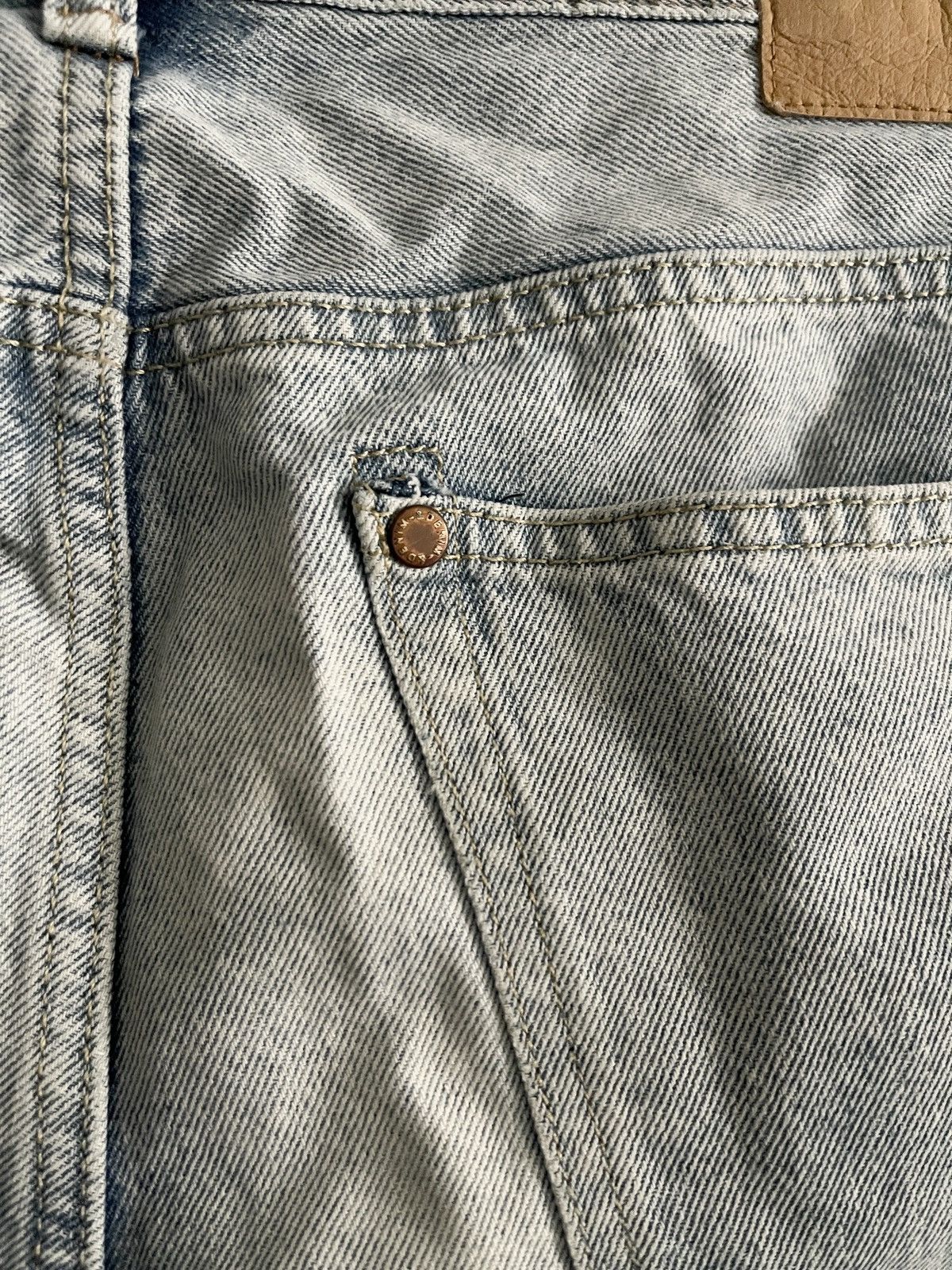 H&M STEAL! H&M Vintage Line Distressed Jean Shorts (32) Size US 32 / EU 48 - 6 Thumbnail
