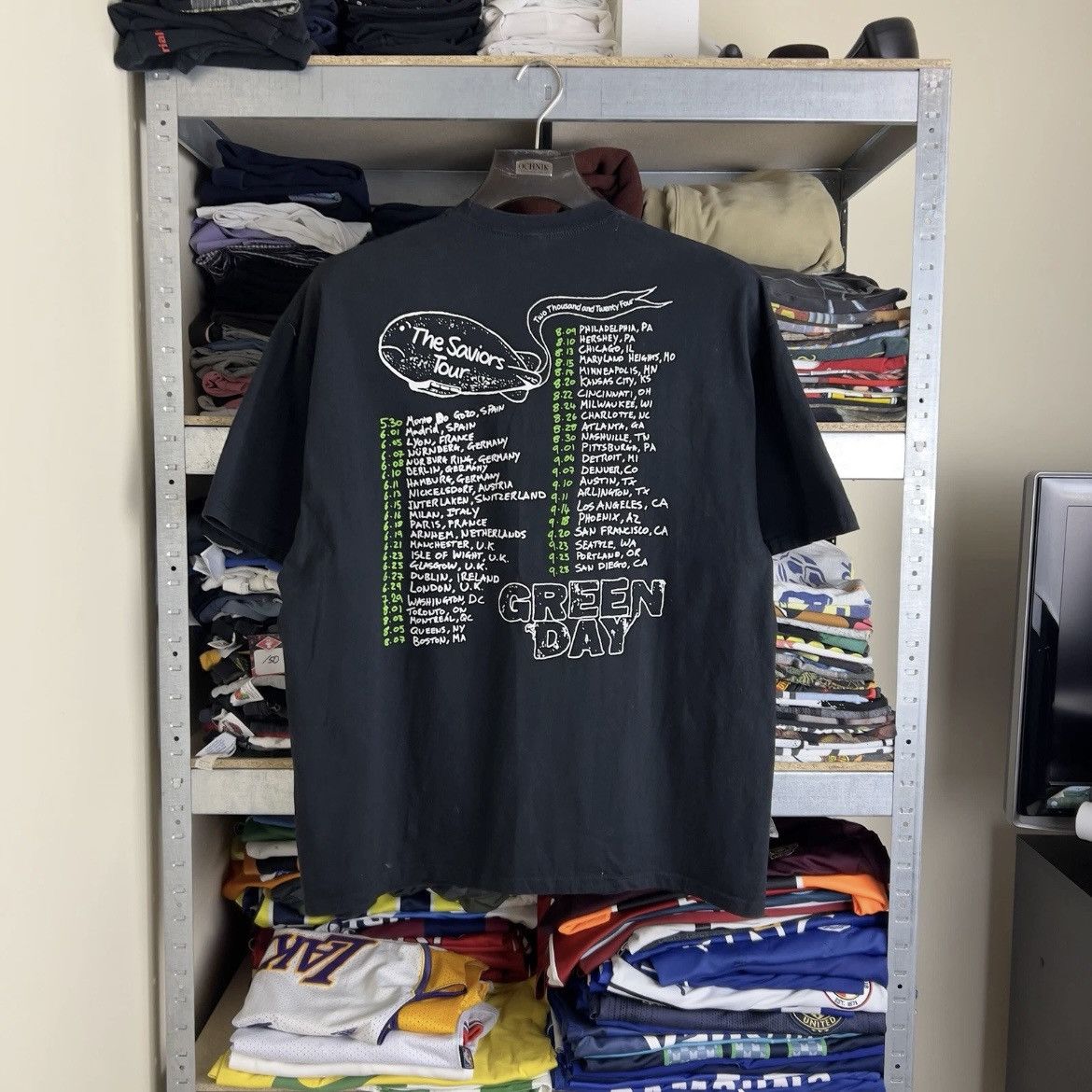 Band Tees Rare!Green Day The Saviors Tour Basket Case Tee Big Logo Y2K Size US XXL / EU 58 / 5 - 2 Thumbnail